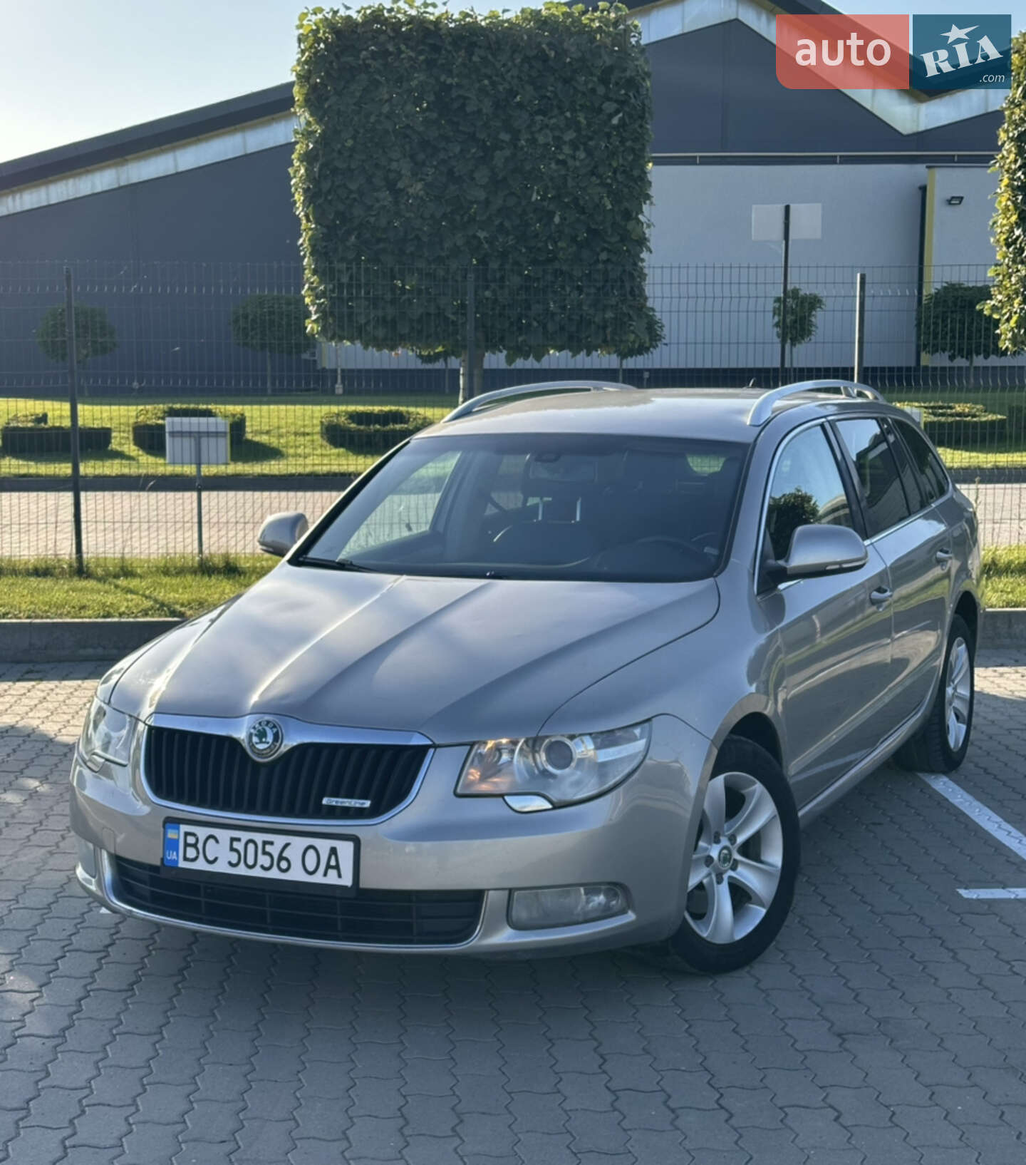 SKODA SUPERB 2012