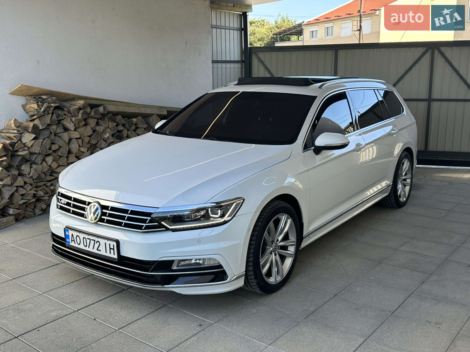 VOLKSWAGEN PASSAT 2016