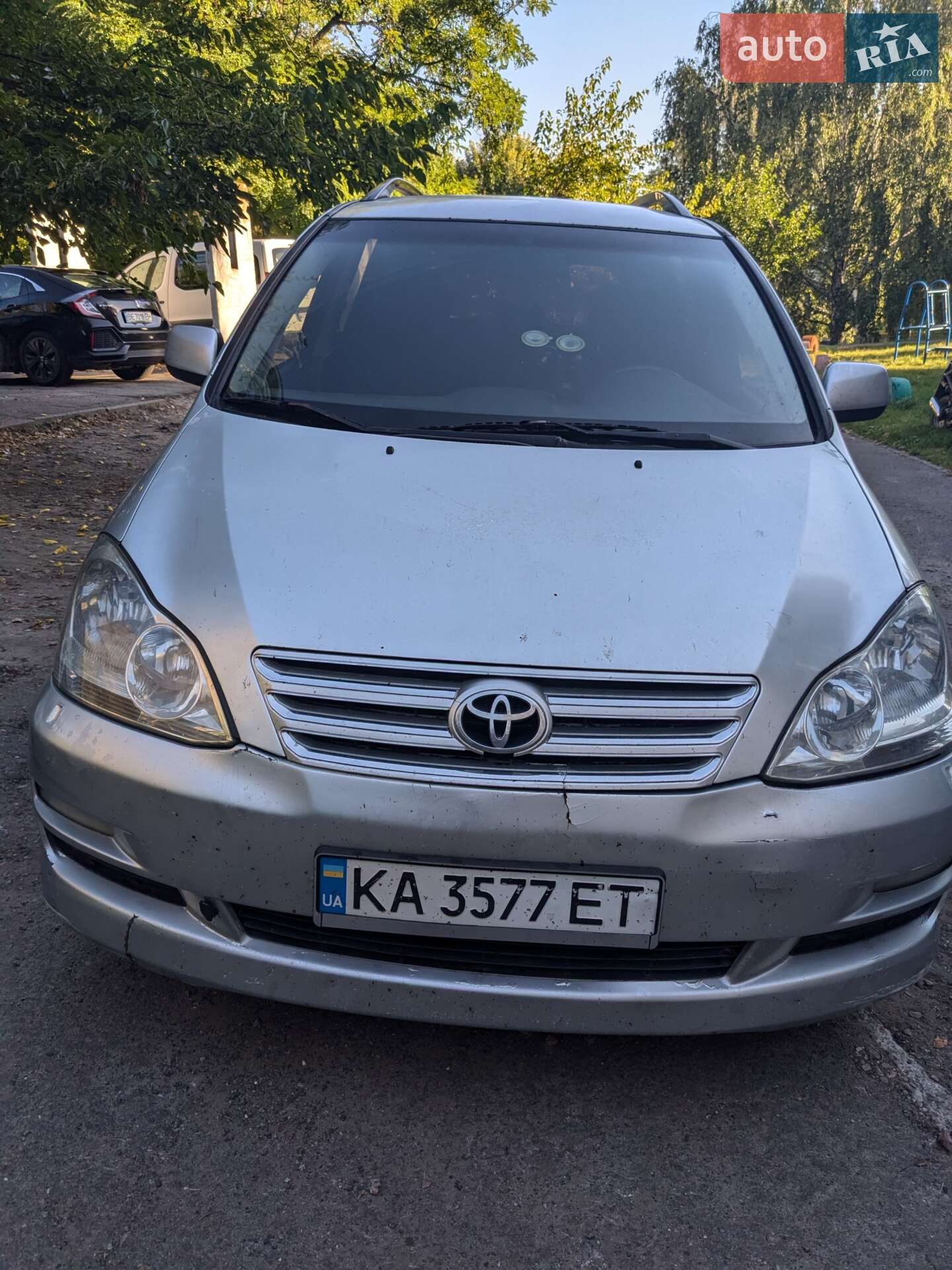 TOYOTA AVENSIS VERSO 2004