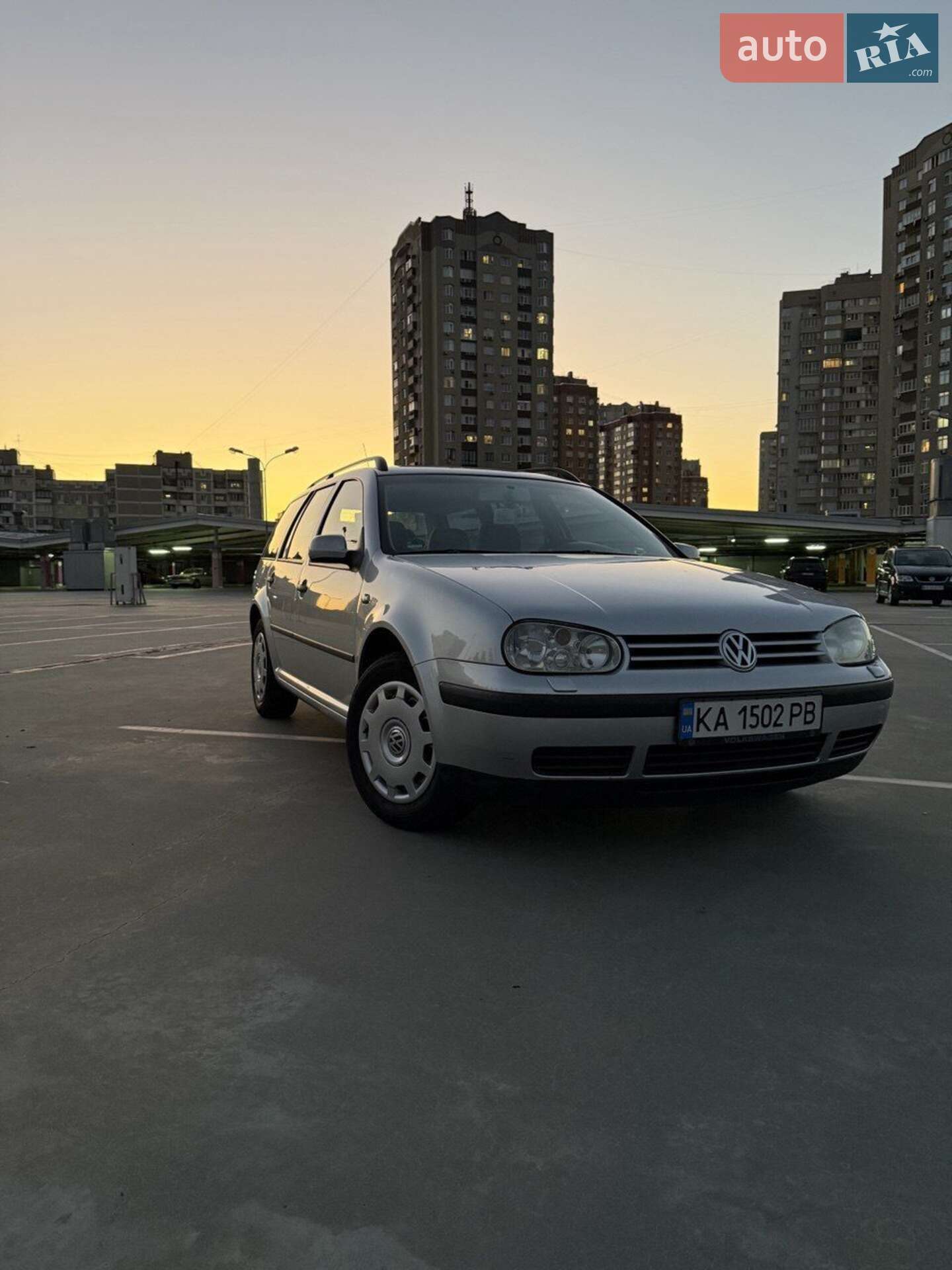 VOLKSWAGEN GOLF 2004