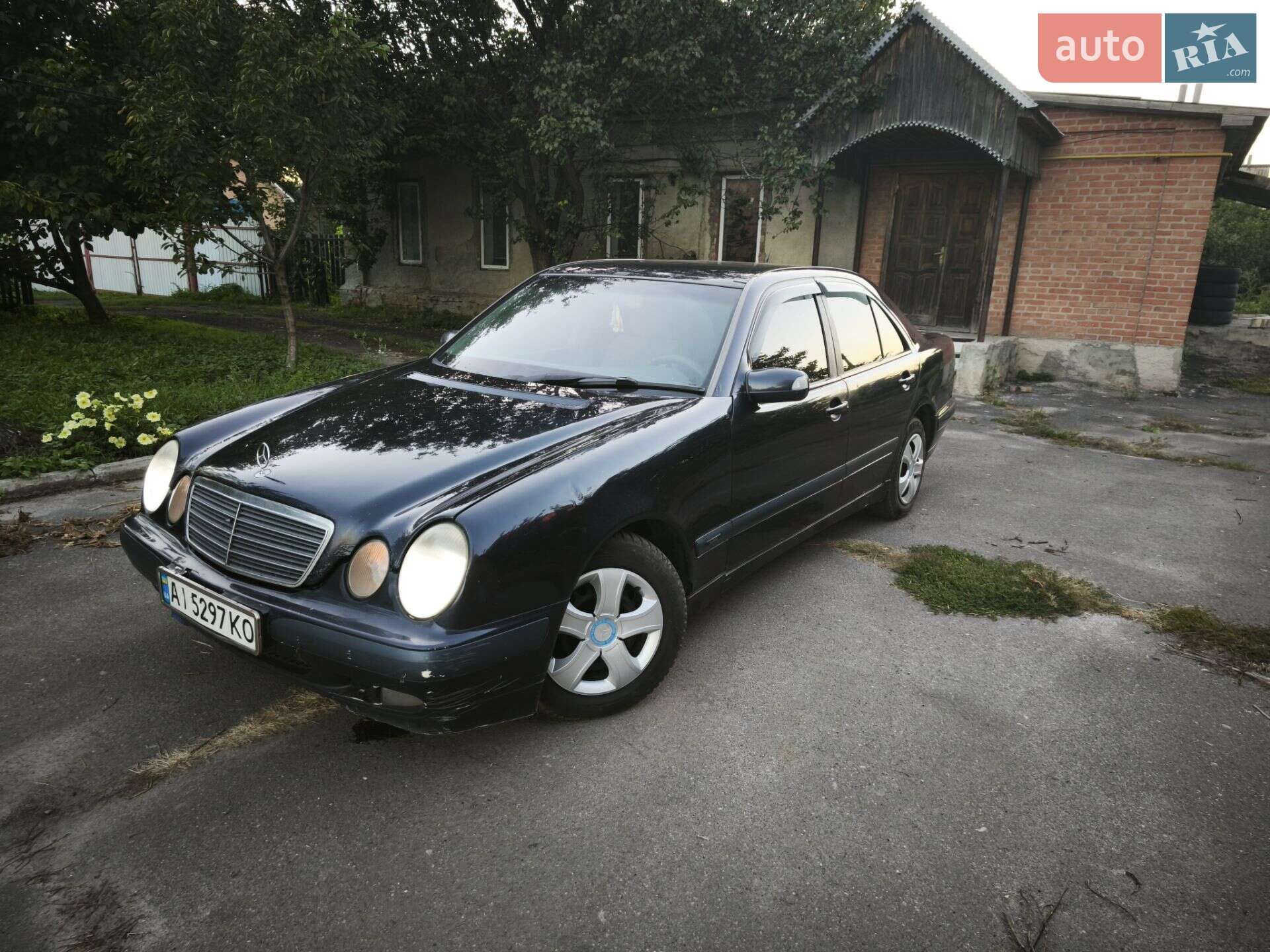 MERCEDES-BENZ E 200 2001