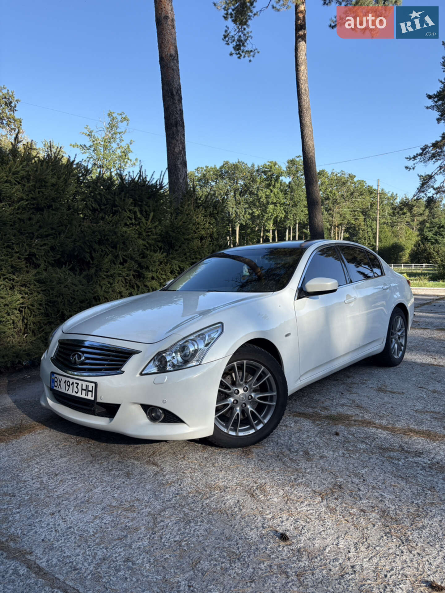 INFINITI G25 2011