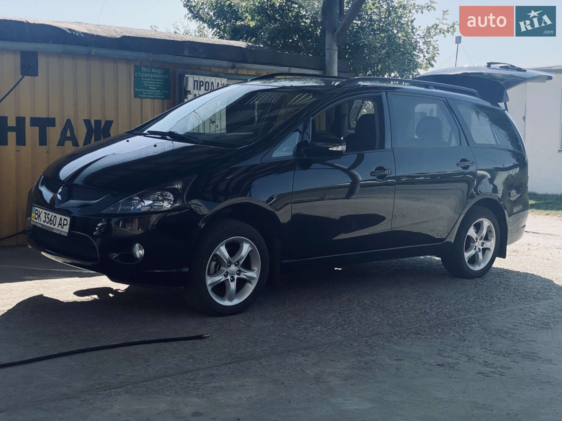 MITSUBISHI GRANDIS 2006