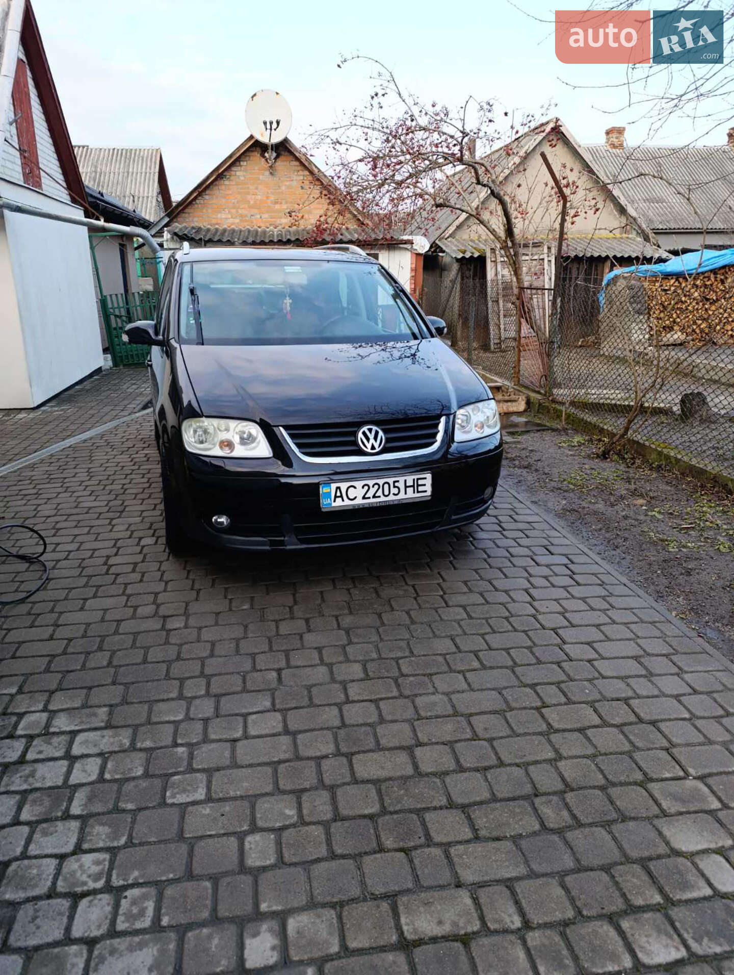 VOLKSWAGEN TOURAN 2004