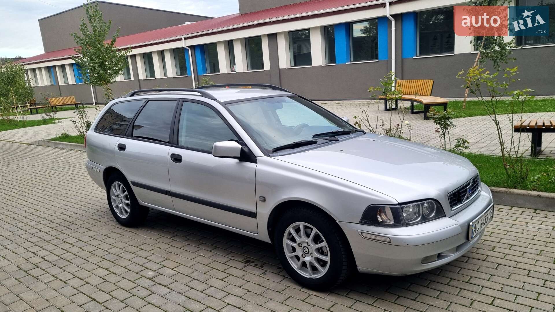 VOLVO V40 1999