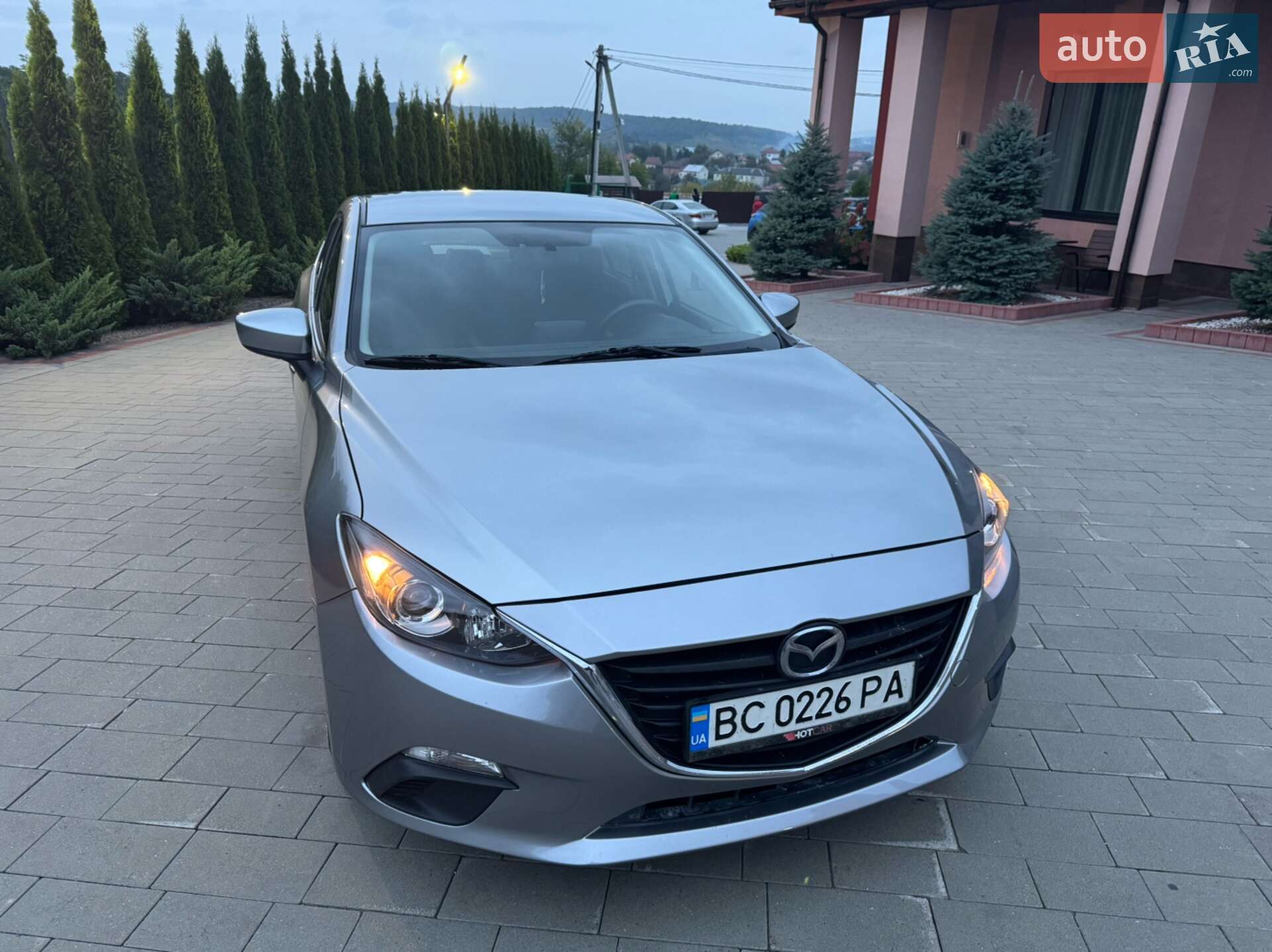 Головне фото звіту автомобіля MAZDA 3 2016
