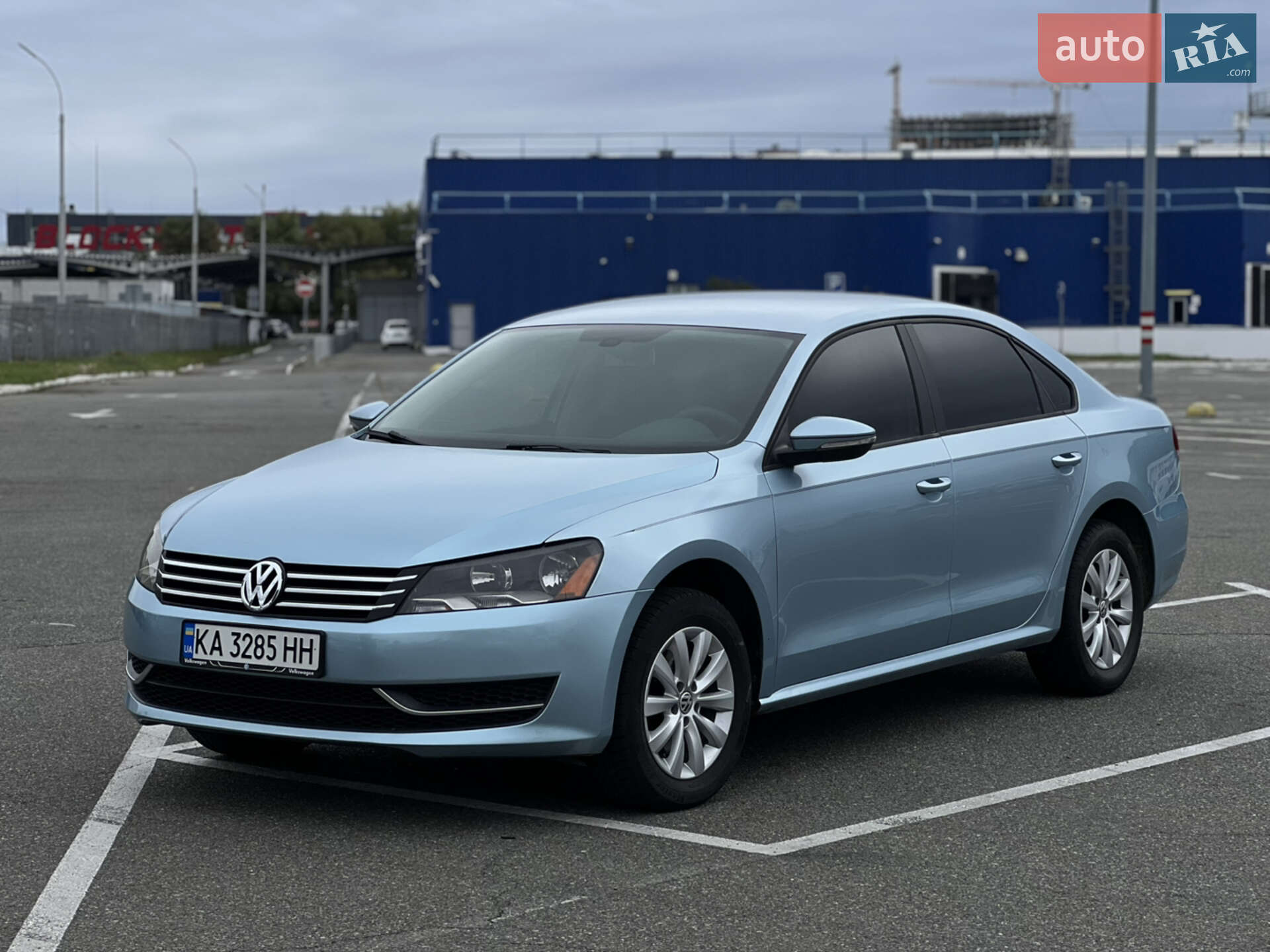 VOLKSWAGEN PASSAT 2011