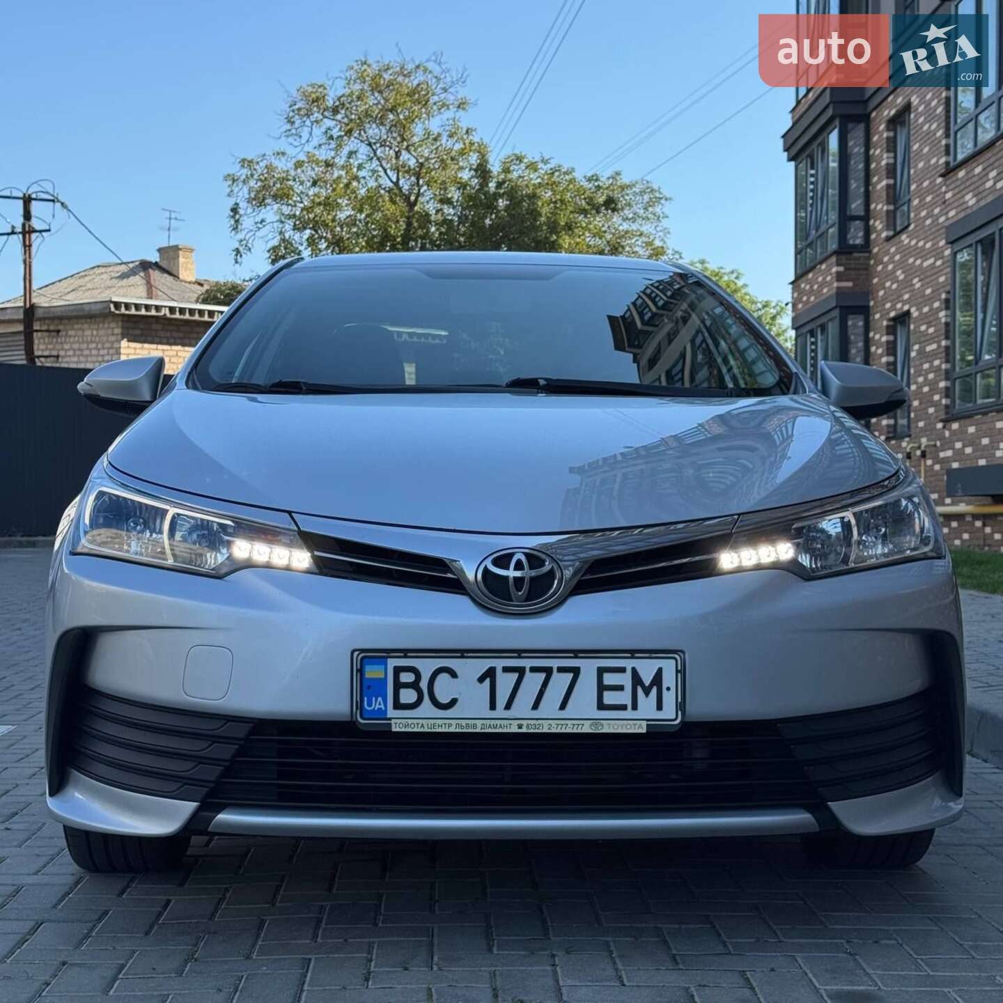 Головне фото звіту автомобіля TOYOTA COROLLA 2016
