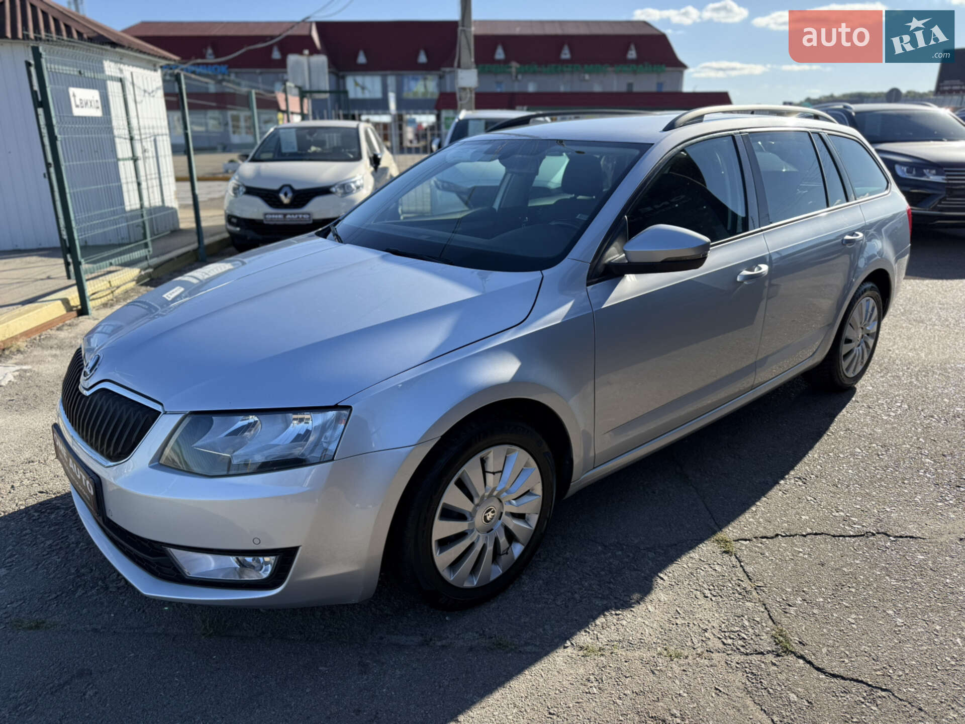 Головне фото звіту автомобіля SKODA OCTAVIA 2016