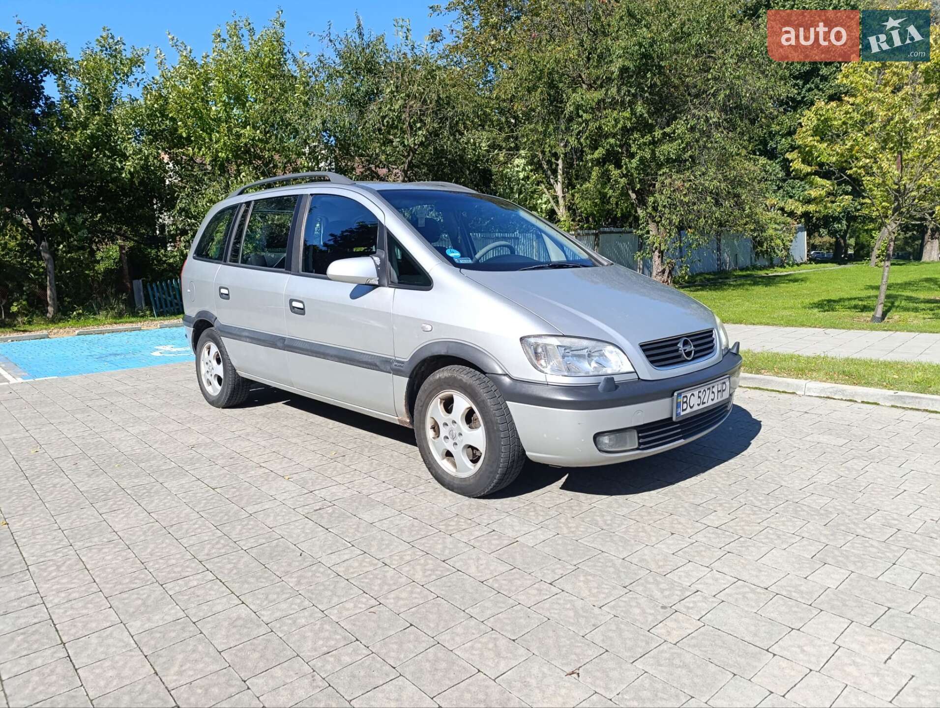OPEL ZAFIRA 2001