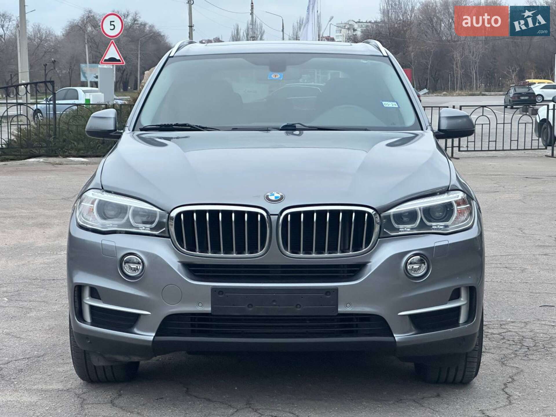 Головне фото звіту автомобіля BMW X5 2016