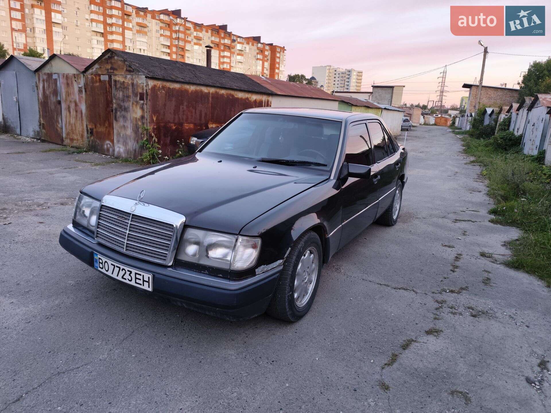 MERCEDES-BENZ 300 D 1992