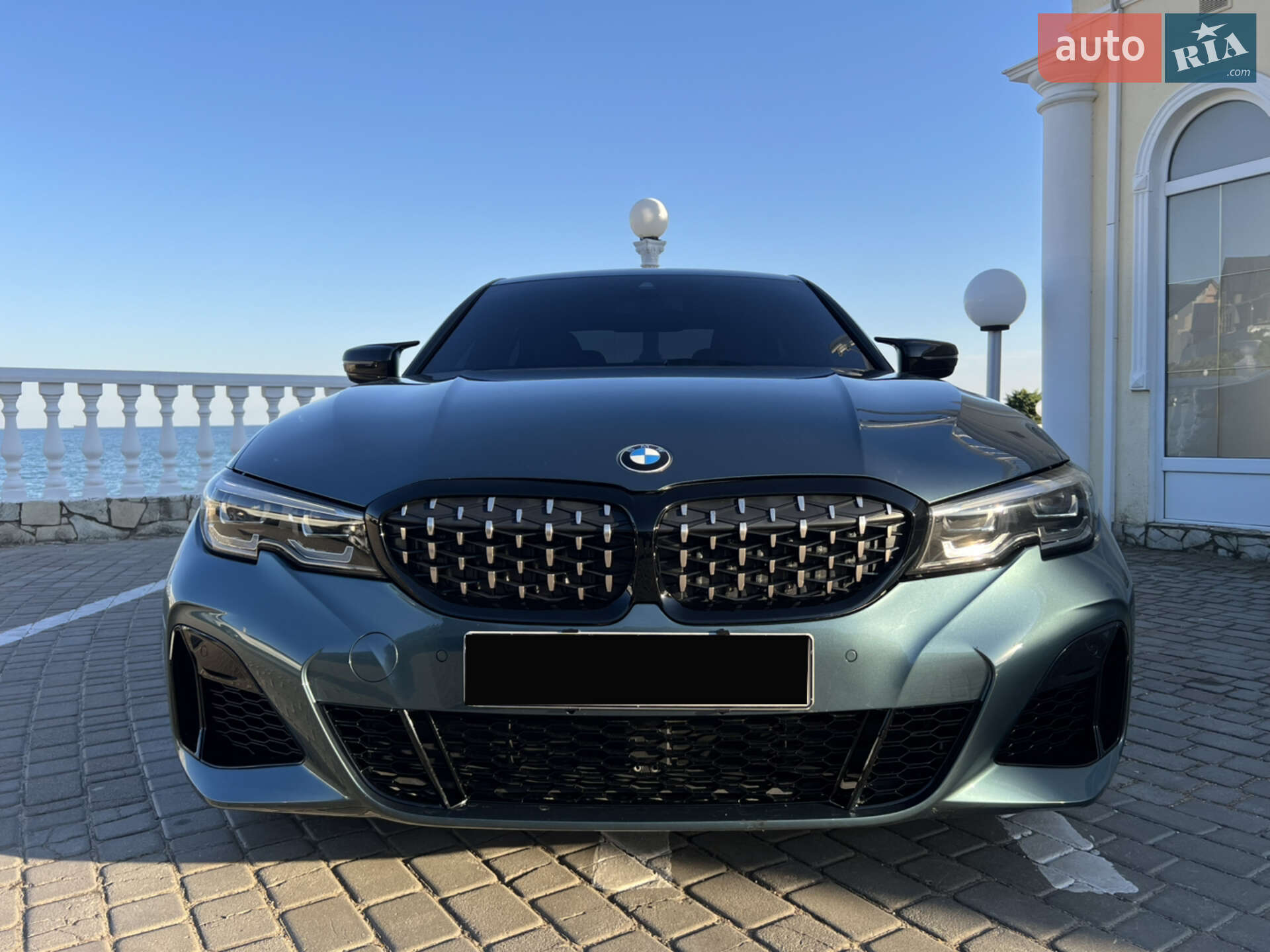 Головне фото звіту автомобіля BMW 330I 2019
