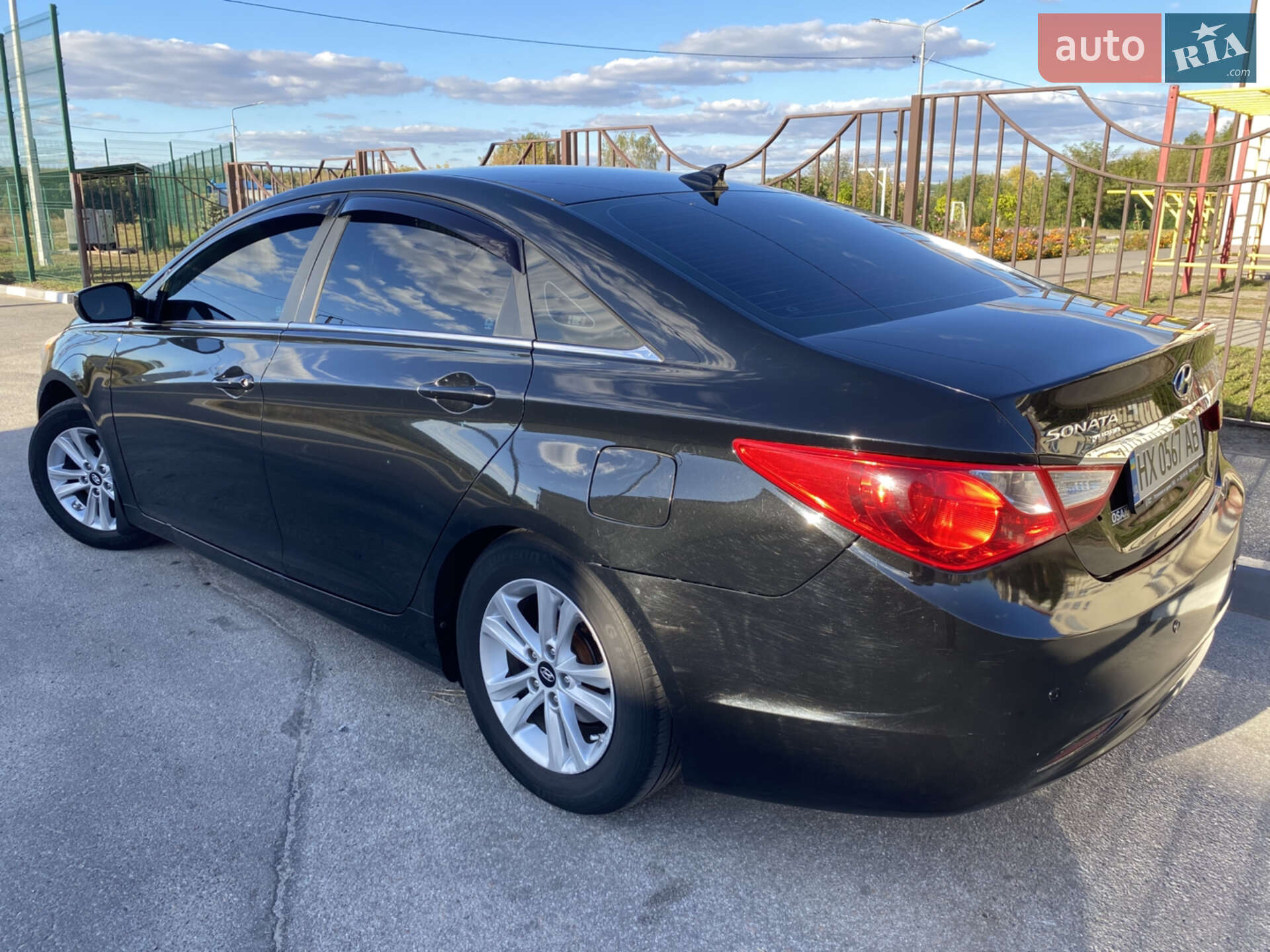 Головне фото звіту автомобіля HYUNDAI SONATA 2013