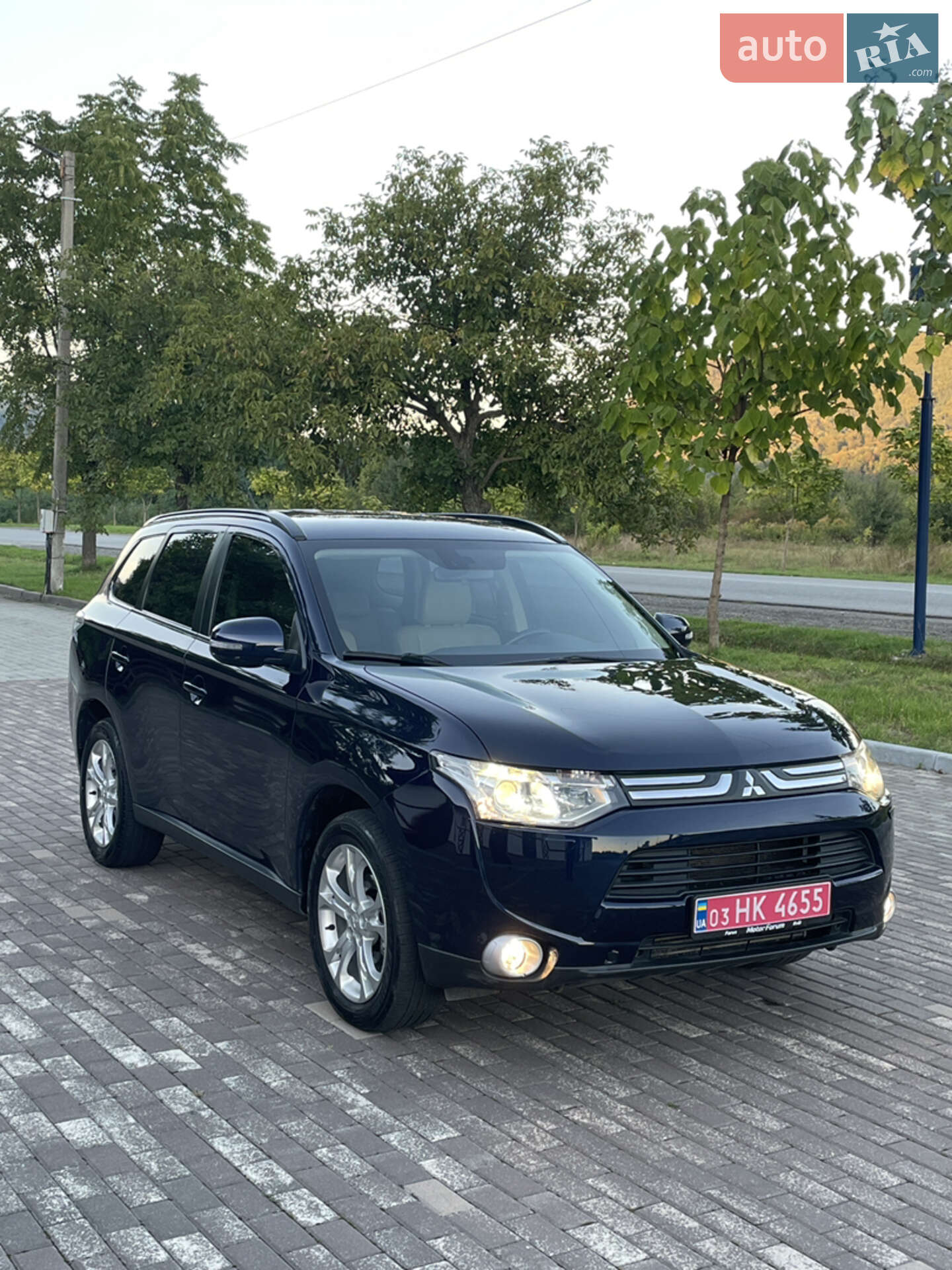 MITSUBISHI OUTLANDER 2013