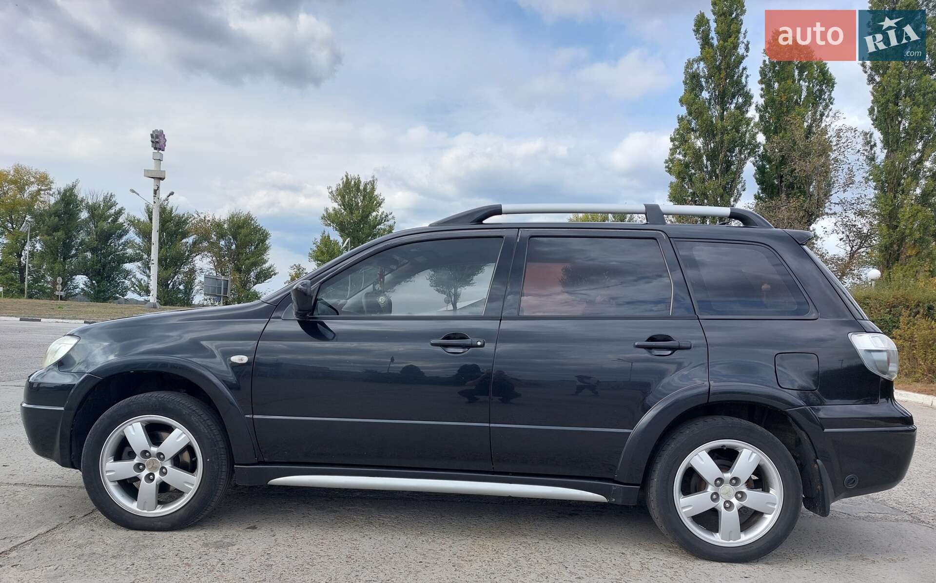 Головне фото звіту автомобіля MITSUBISHI OUTLANDER 2006
