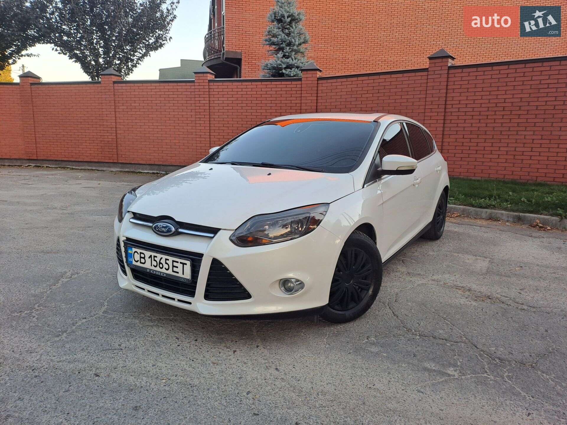 Головне фото звіту автомобіля FORD FOCUS 2011