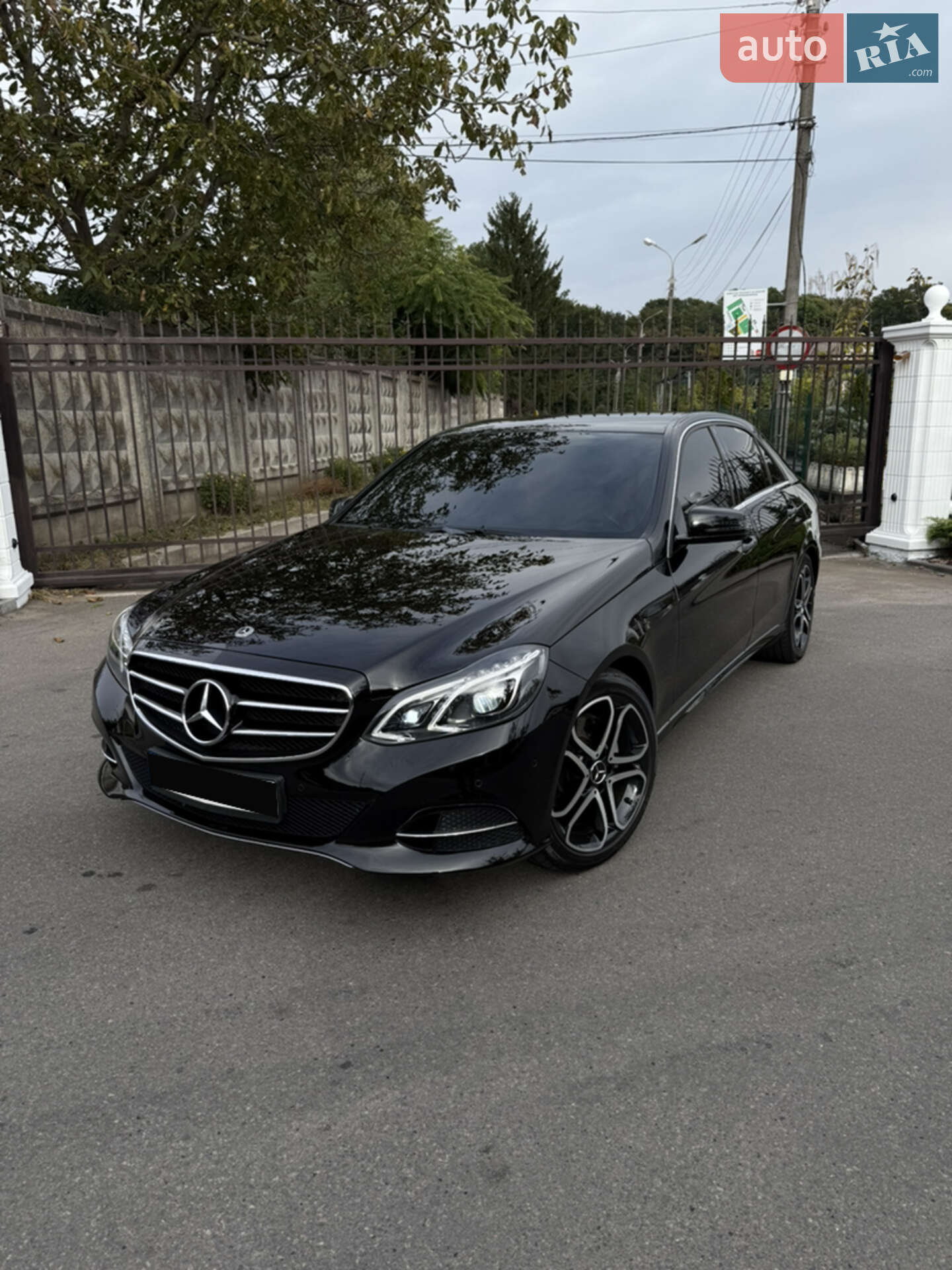 MERCEDES-BENZ E 220 2013