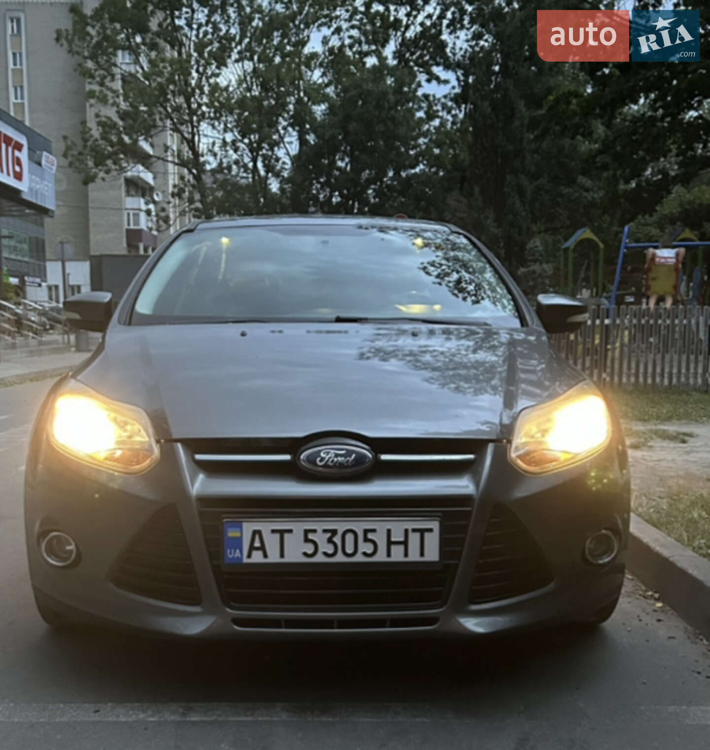 Головне фото звіту автомобіля FORD FOCUS 2012