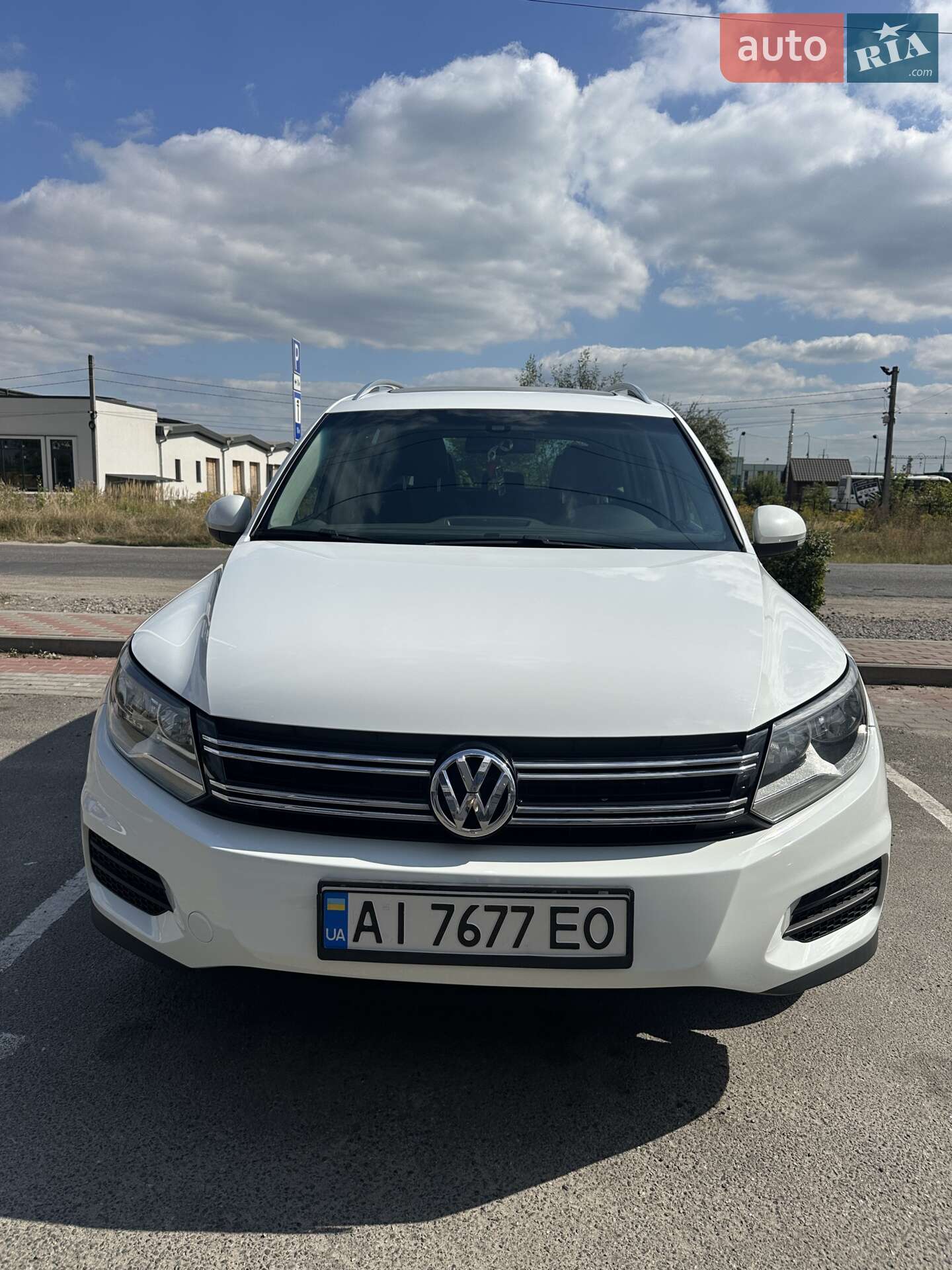 VOLKSWAGEN TIGUAN 2016