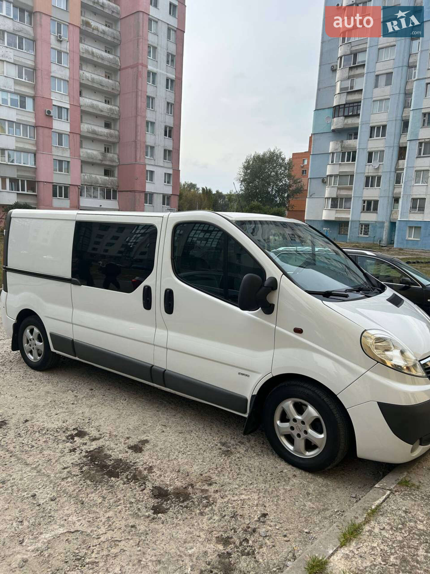 OPEL VIVARO 2011