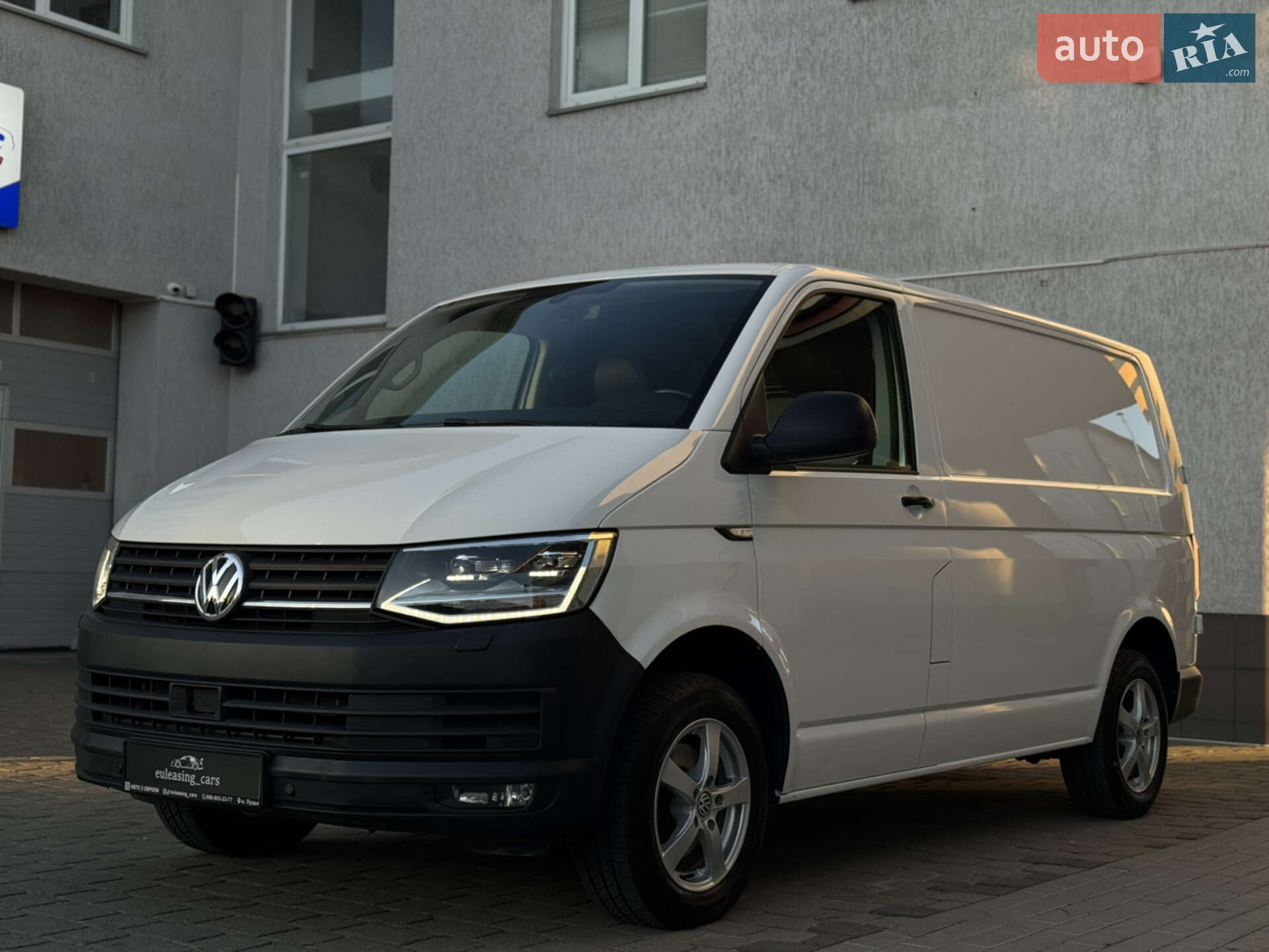 VOLKSWAGEN TRANSPORTER 2019