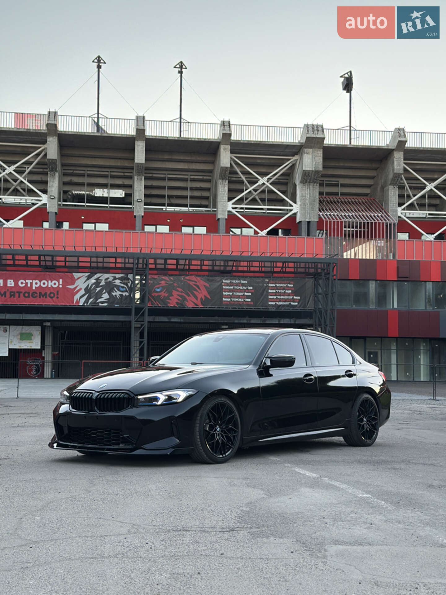 Головне фото звіту автомобіля BMW 330I 2019