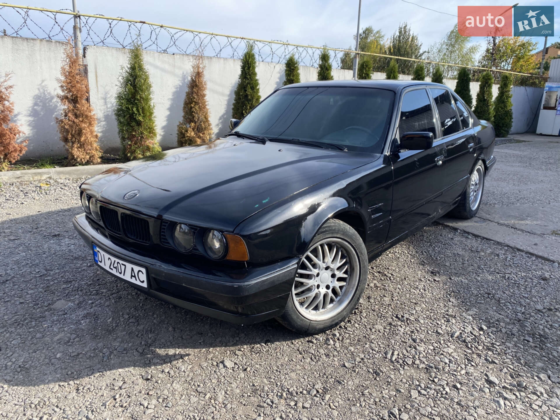 Головне фото звіту автомобіля BMW 520 1990