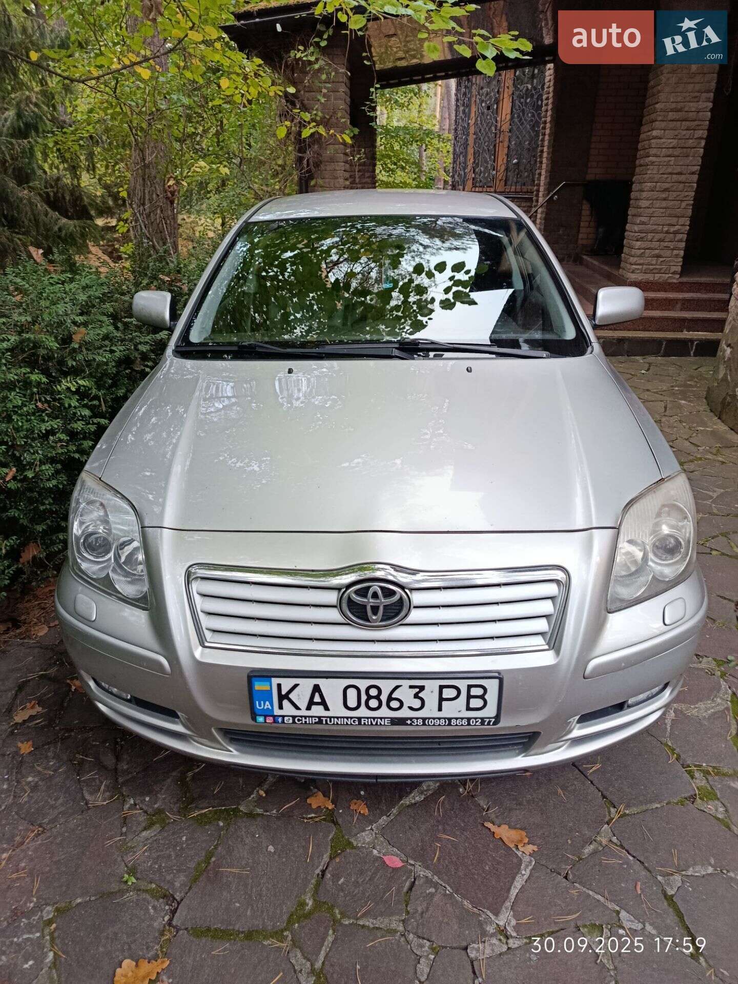 Головне фото звіту автомобіля TOYOTA AVENSIS 2004