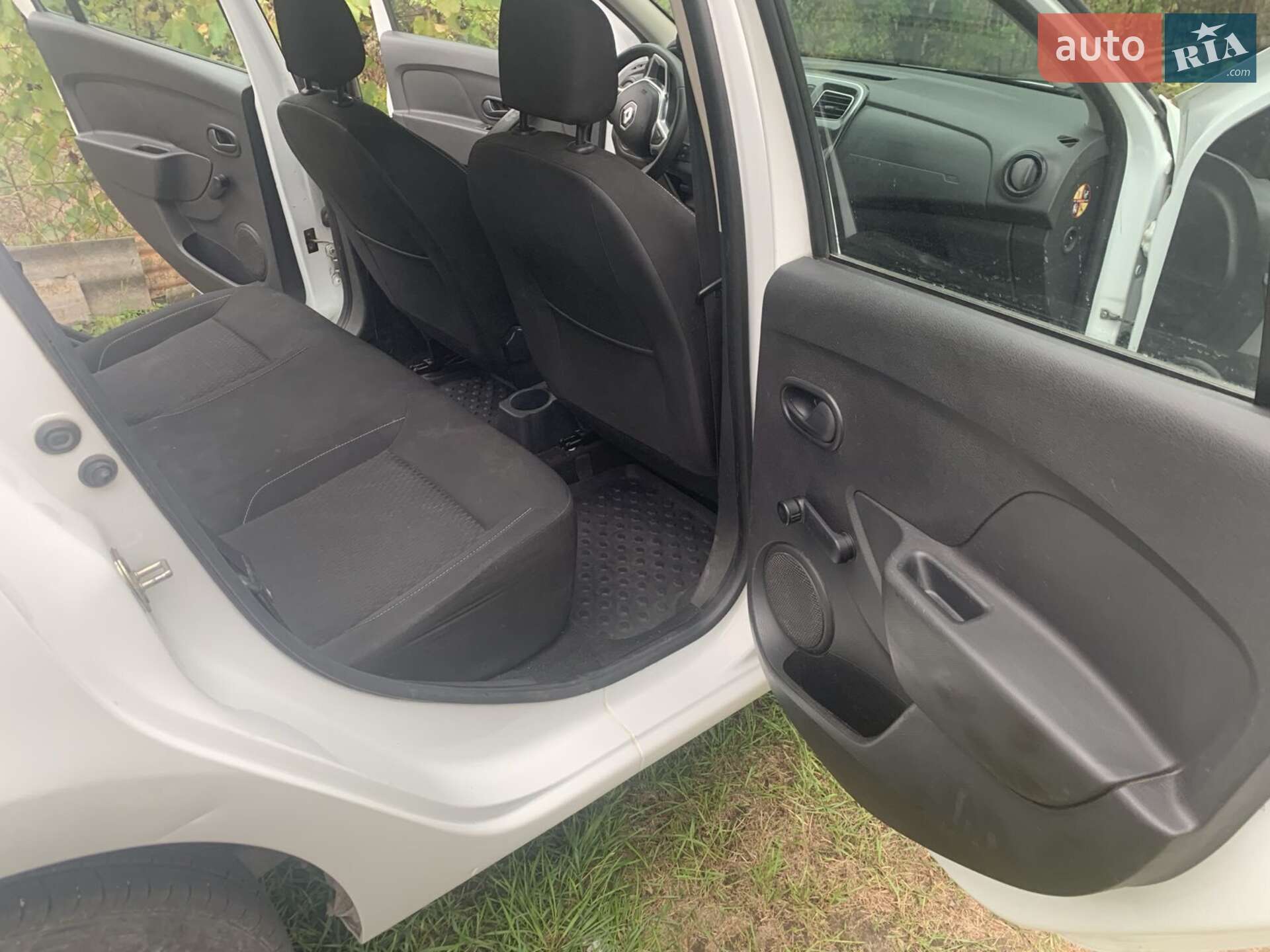 Головне фото звіту автомобіля RENAULT LOGAN 2019