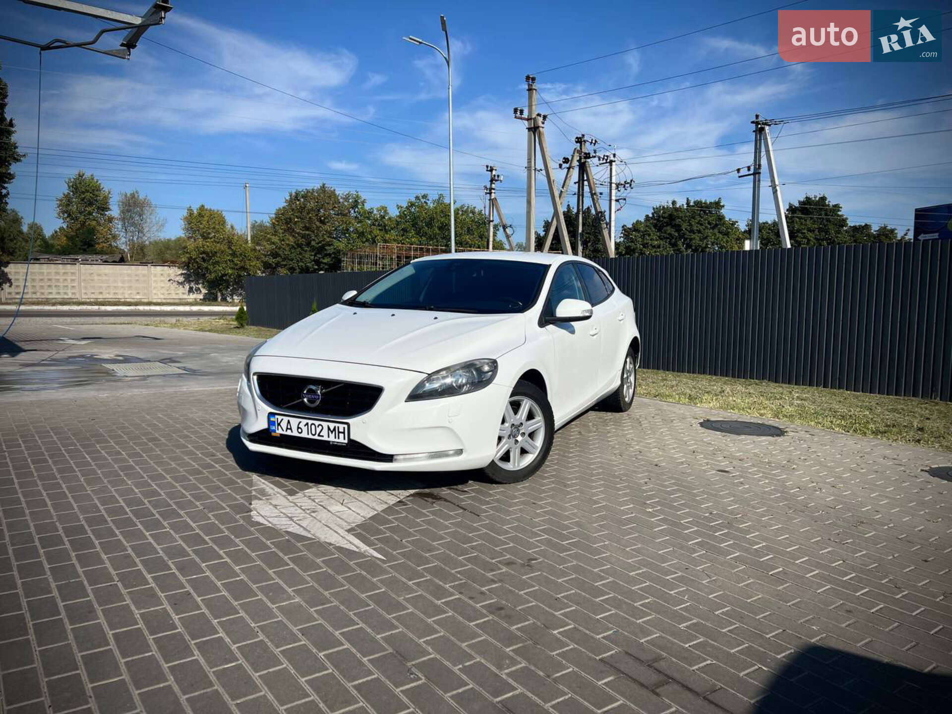 VOLVO V40 2013