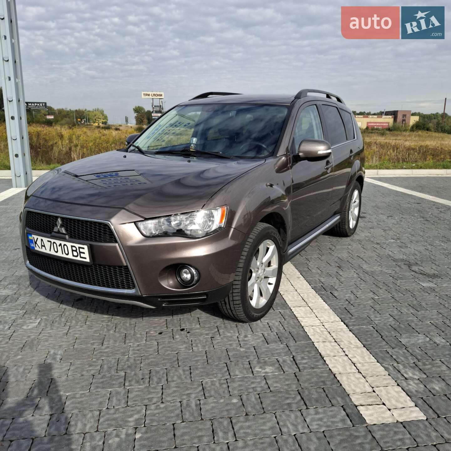 Головне фото звіту автомобіля MITSUBISHI OUTLANDER 2011