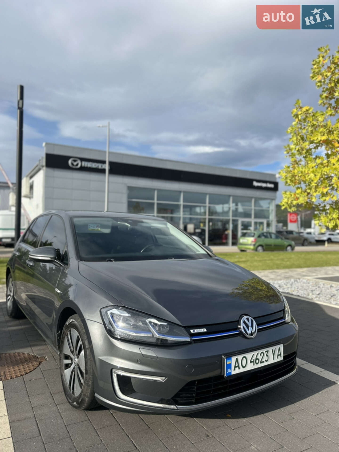 VOLKSWAGEN E-GOLF 2017