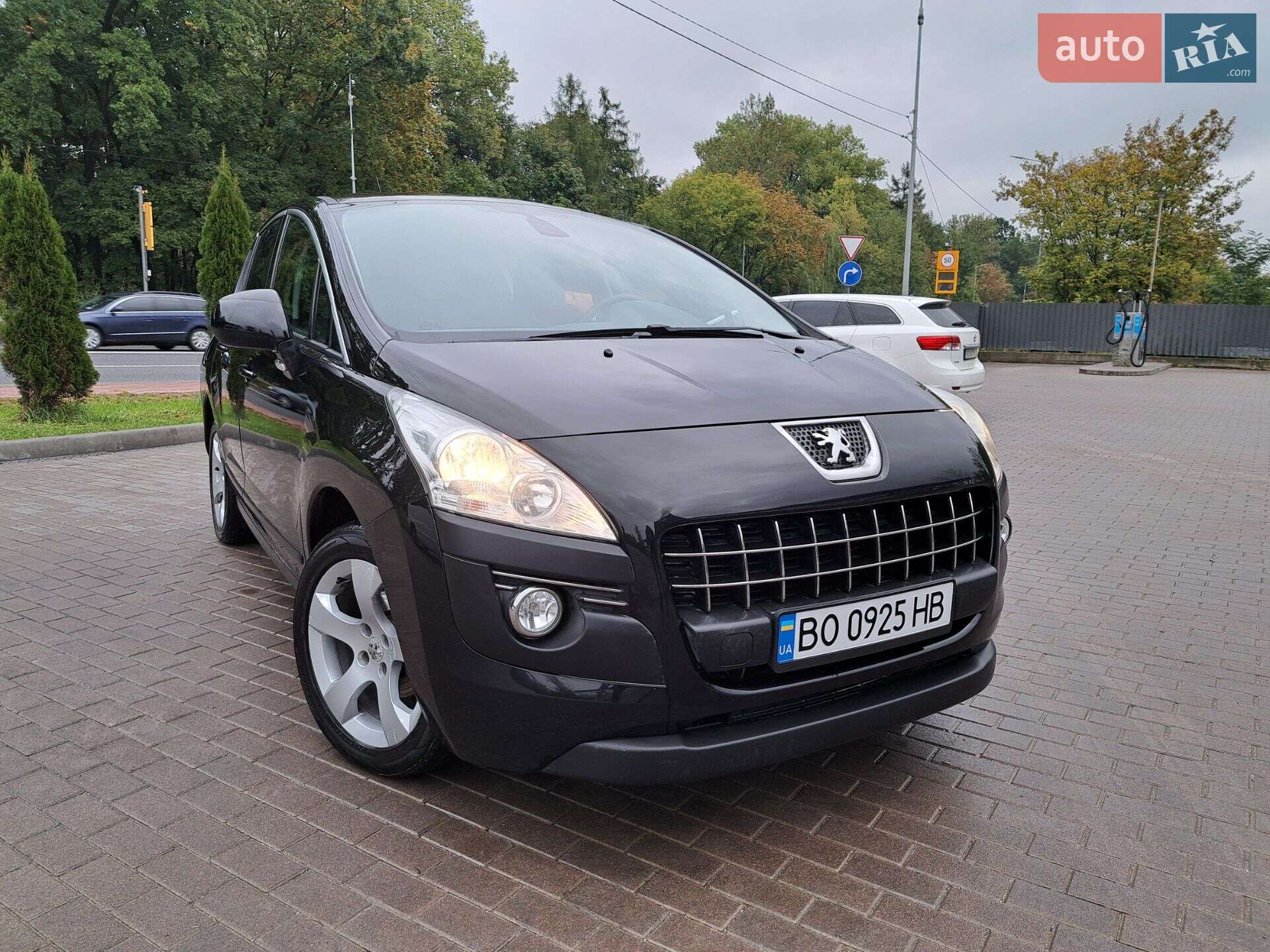 PEUGEOT 3008 2013