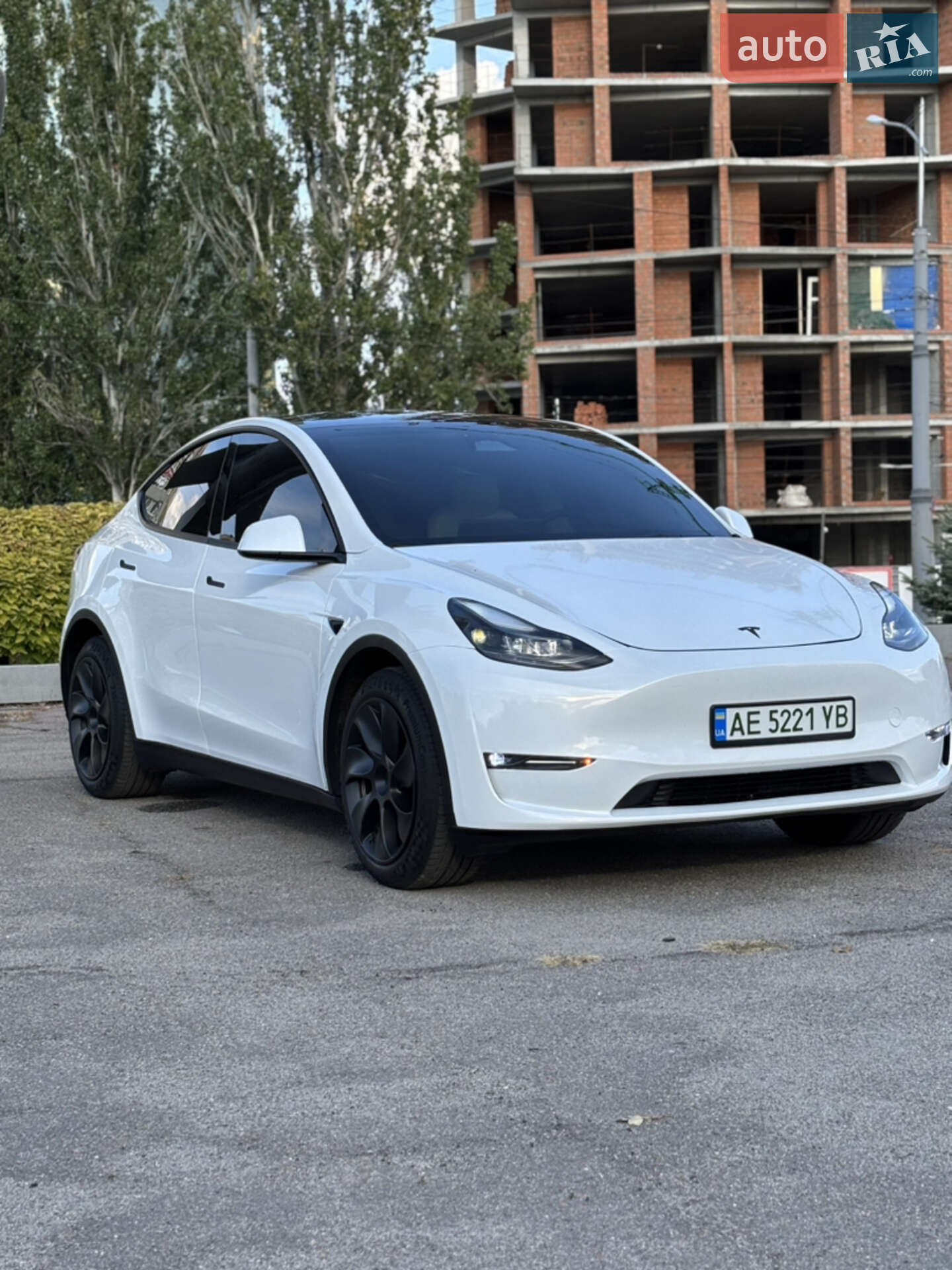 TESLA MODEL Y 2024