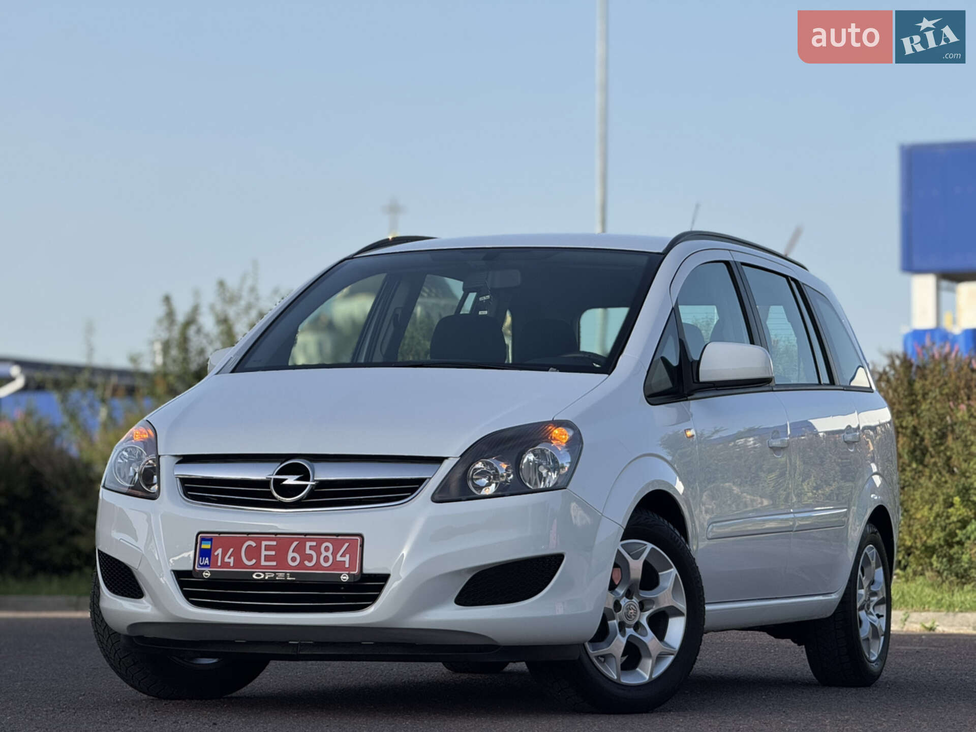 Головне фото звіту автомобіля OPEL ZAFIRA 2012