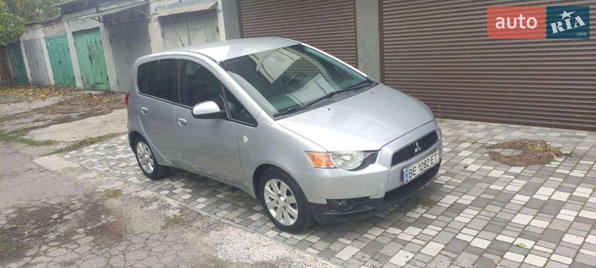 MITSUBISHI COLT 2012