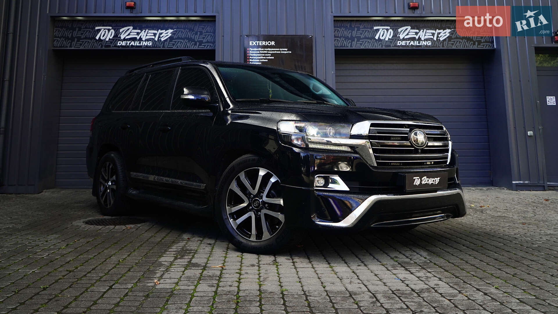 Головне фото звіту автомобіля TOYOTA LAND CRUISER 200 2017