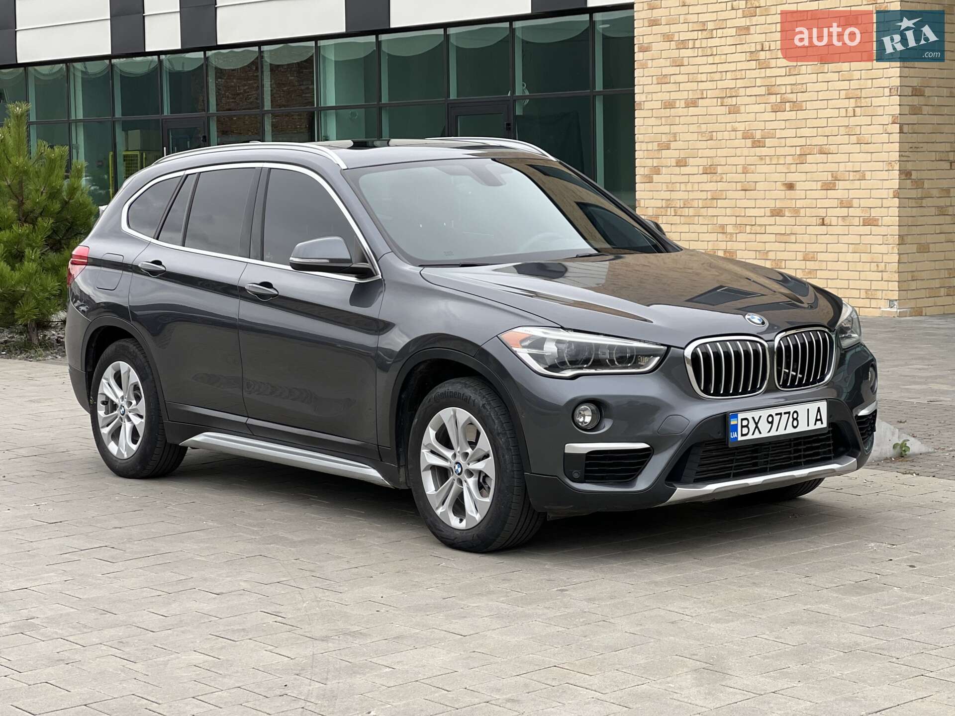Головне фото звіту автомобіля BMW X1 2017