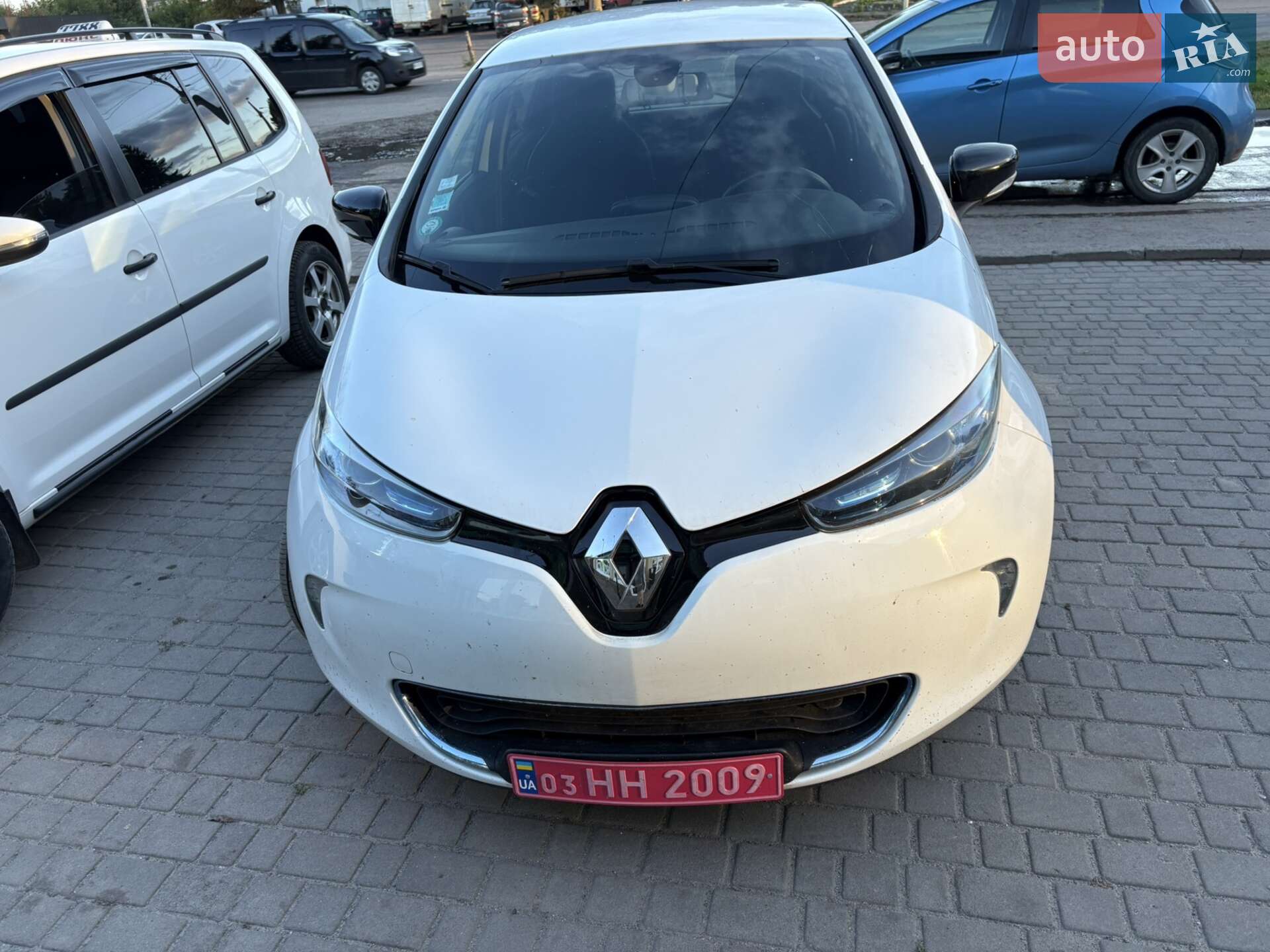 Головне фото звіту автомобіля RENAULT ZOE 2016