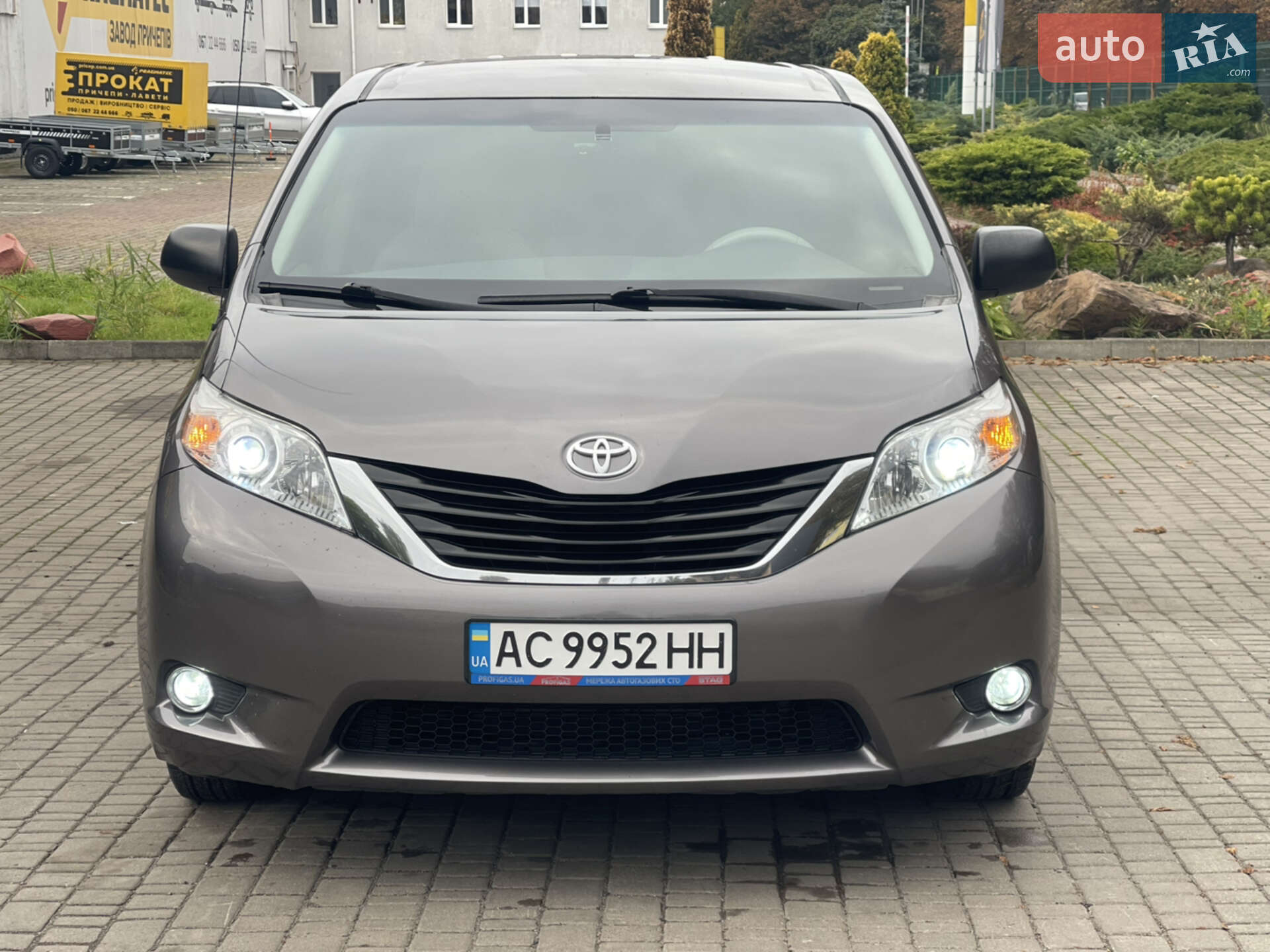 TOYOTA SIENNA 2010