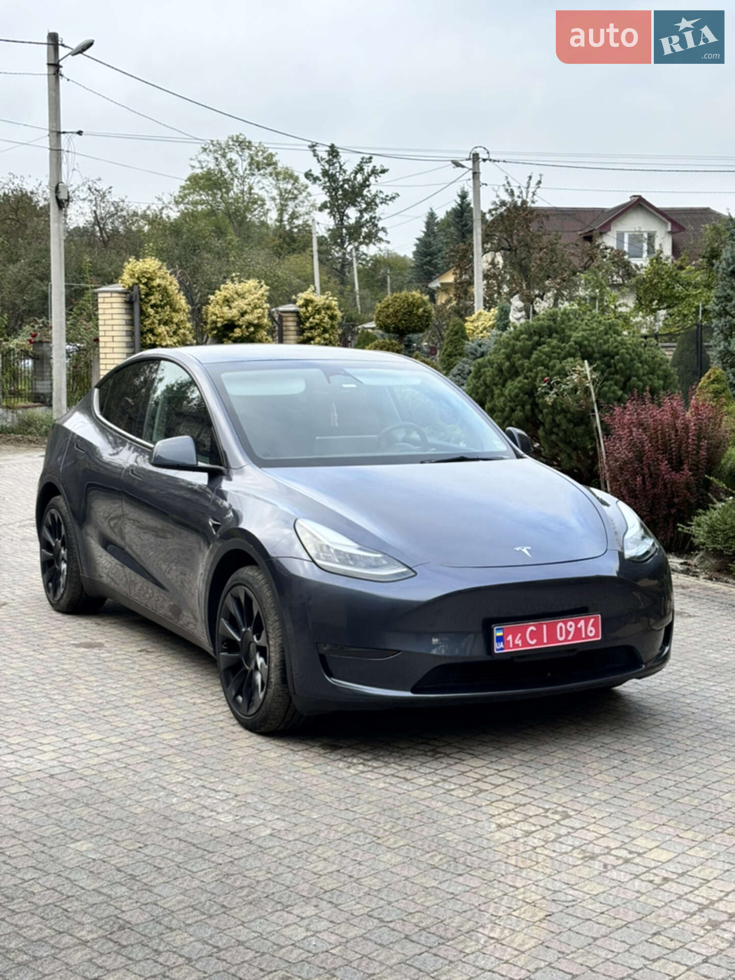 Tesla Model Y 2023