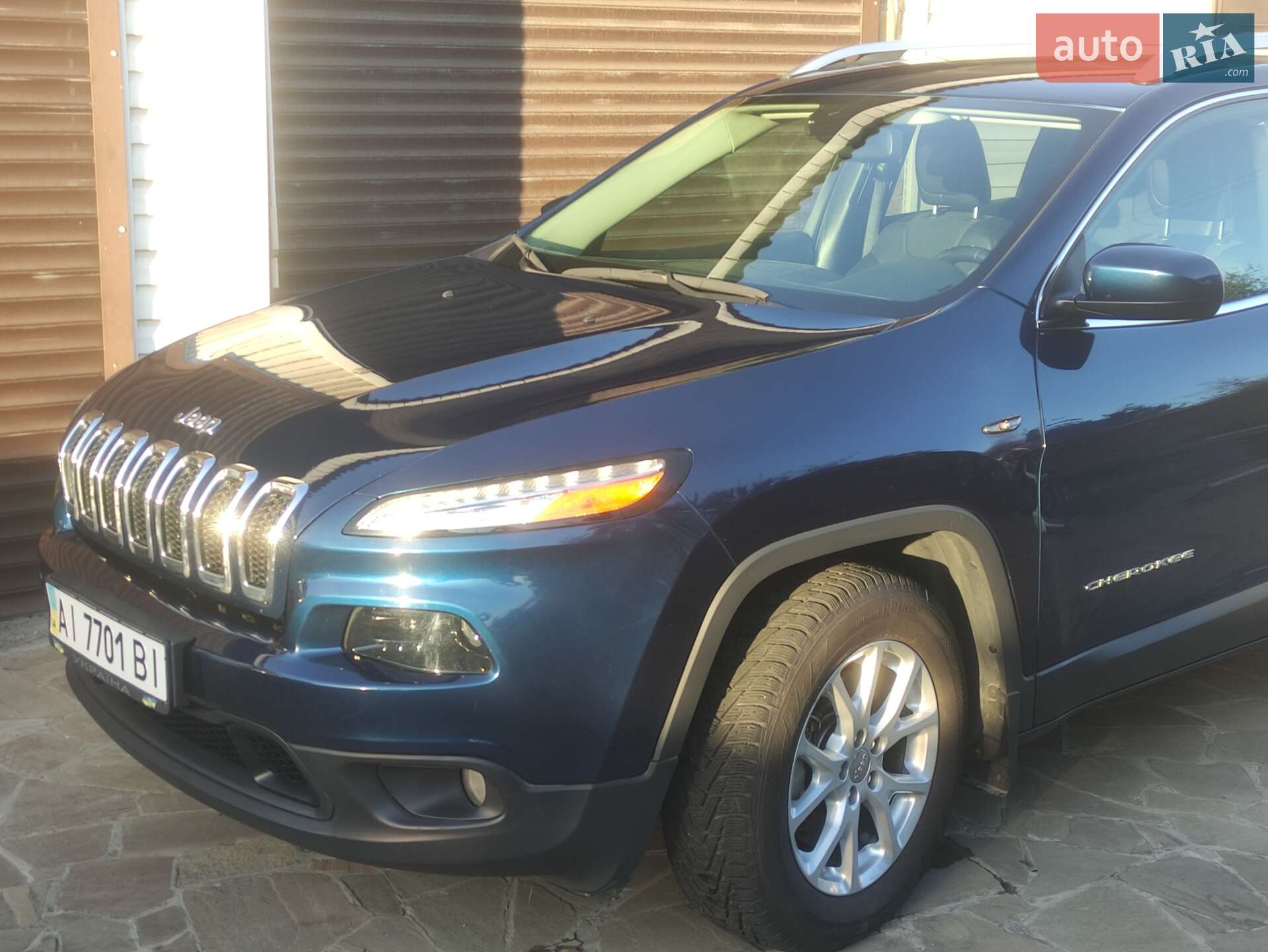 Головне фото звіту автомобіля JEEP CHEROKEE 2017