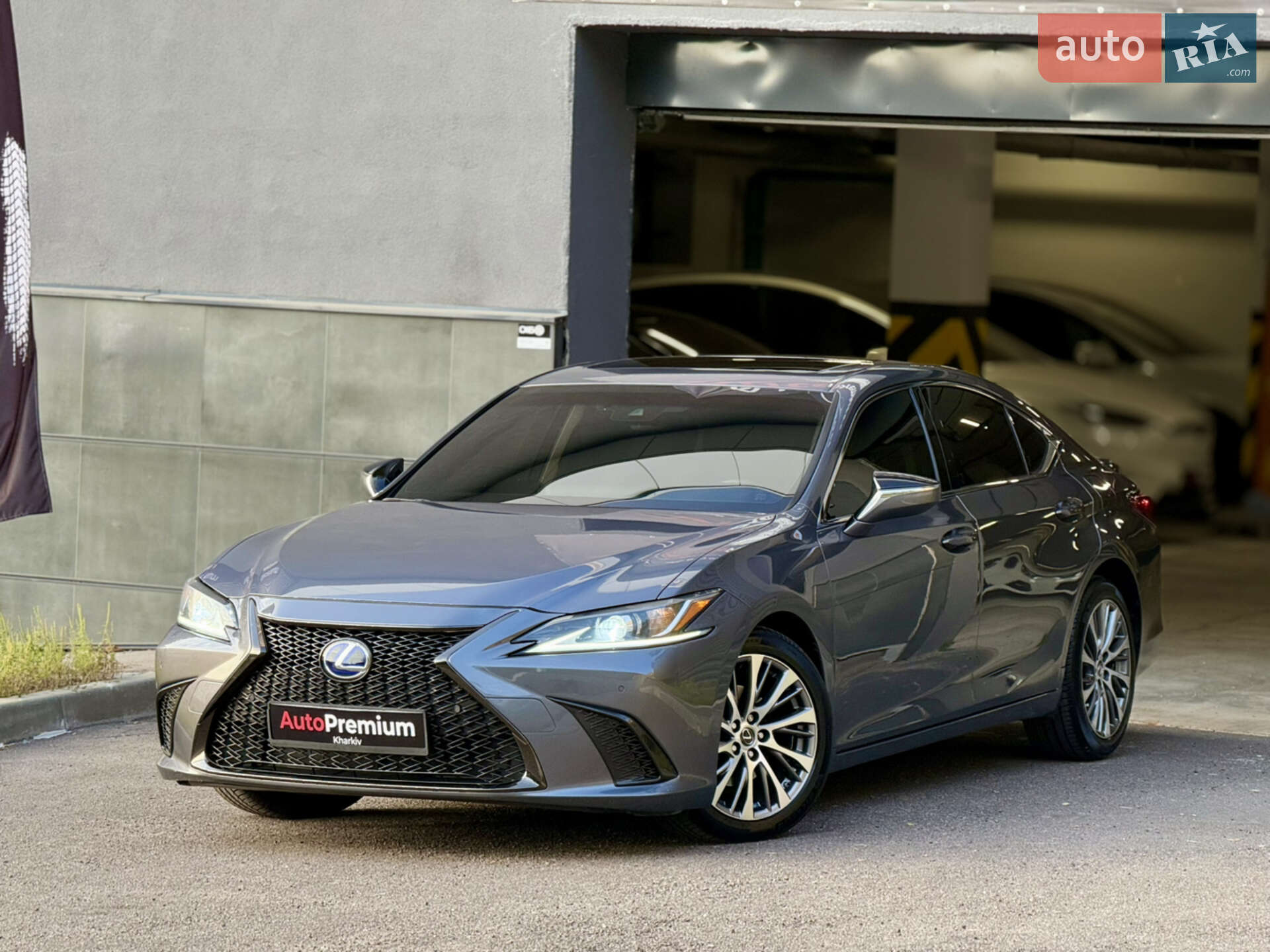 LEXUS ES 300H 2019