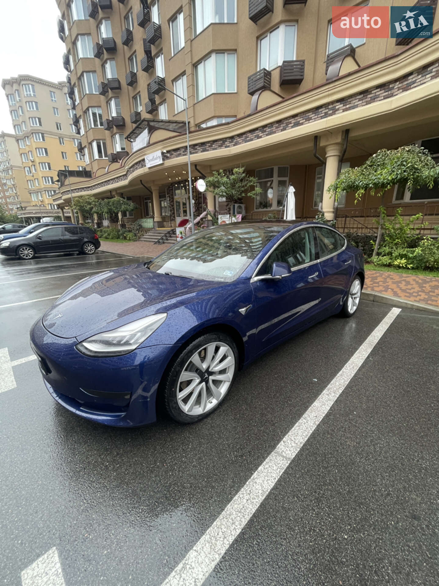 Головне фото звіту автомобіля TESLA MODEL 3 2018
