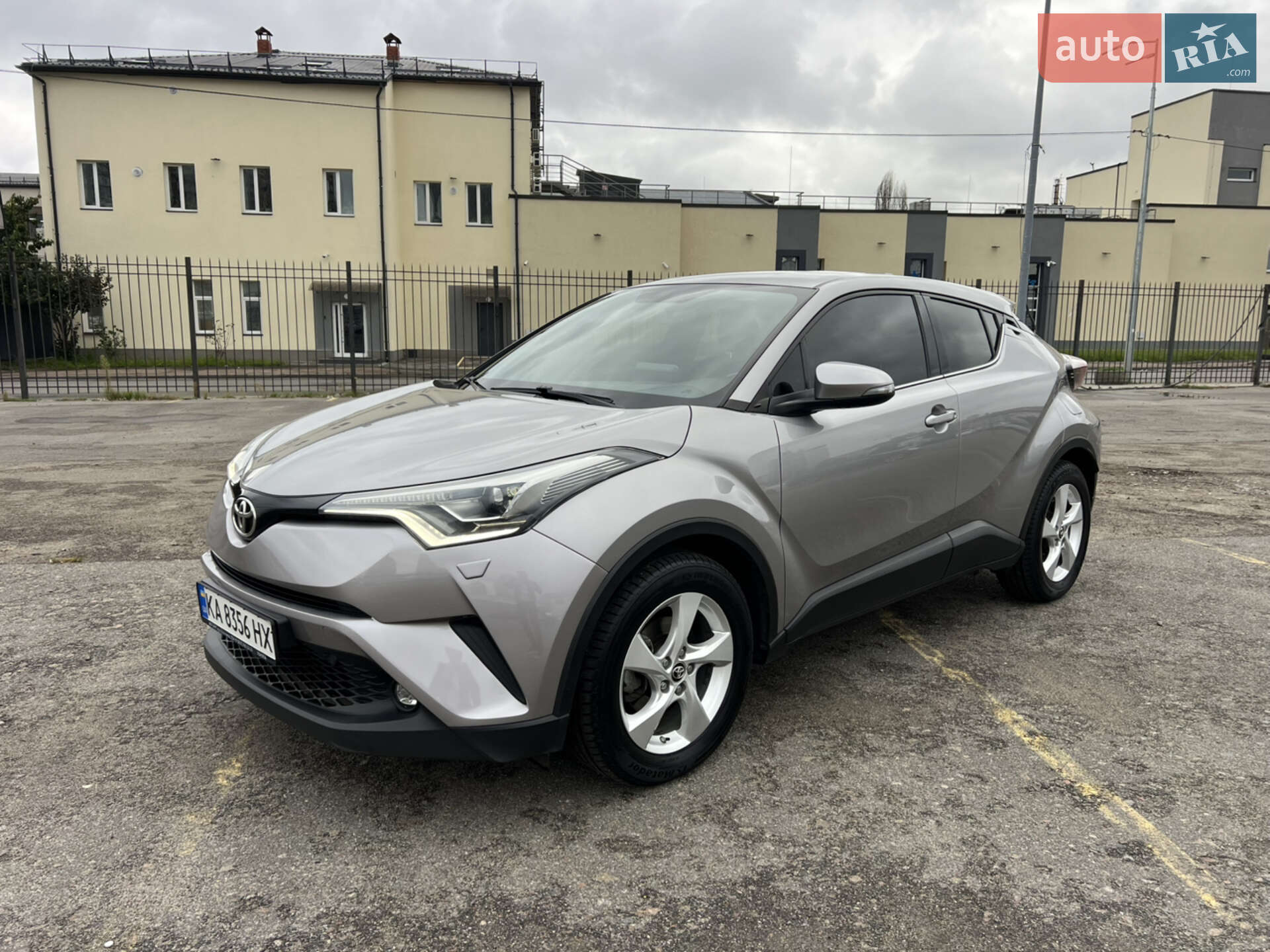TOYOTA C-HR 2017