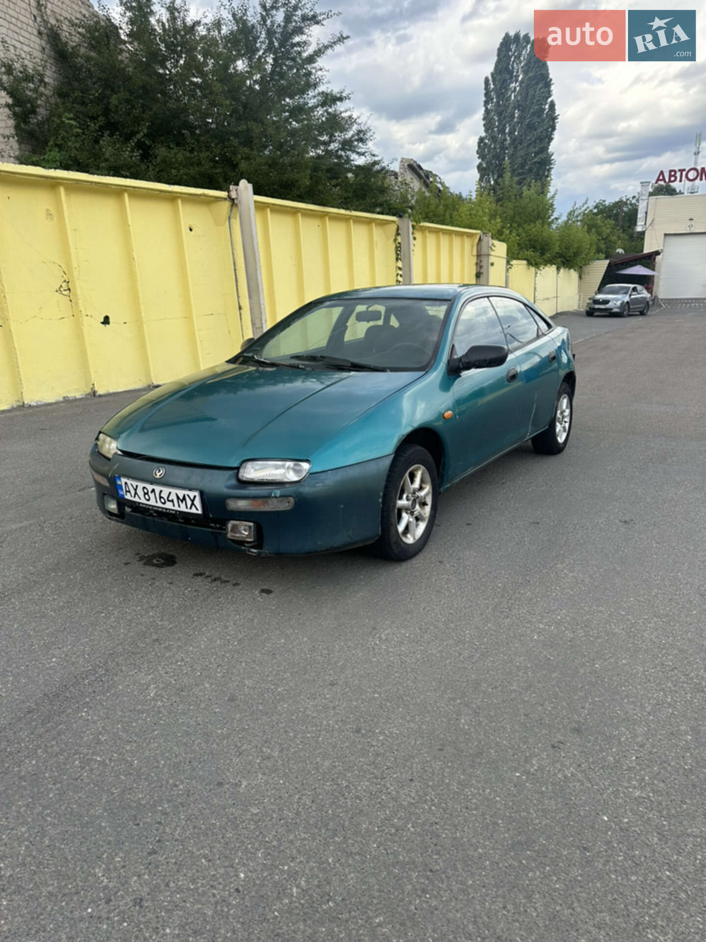 MAZDA 323 1994