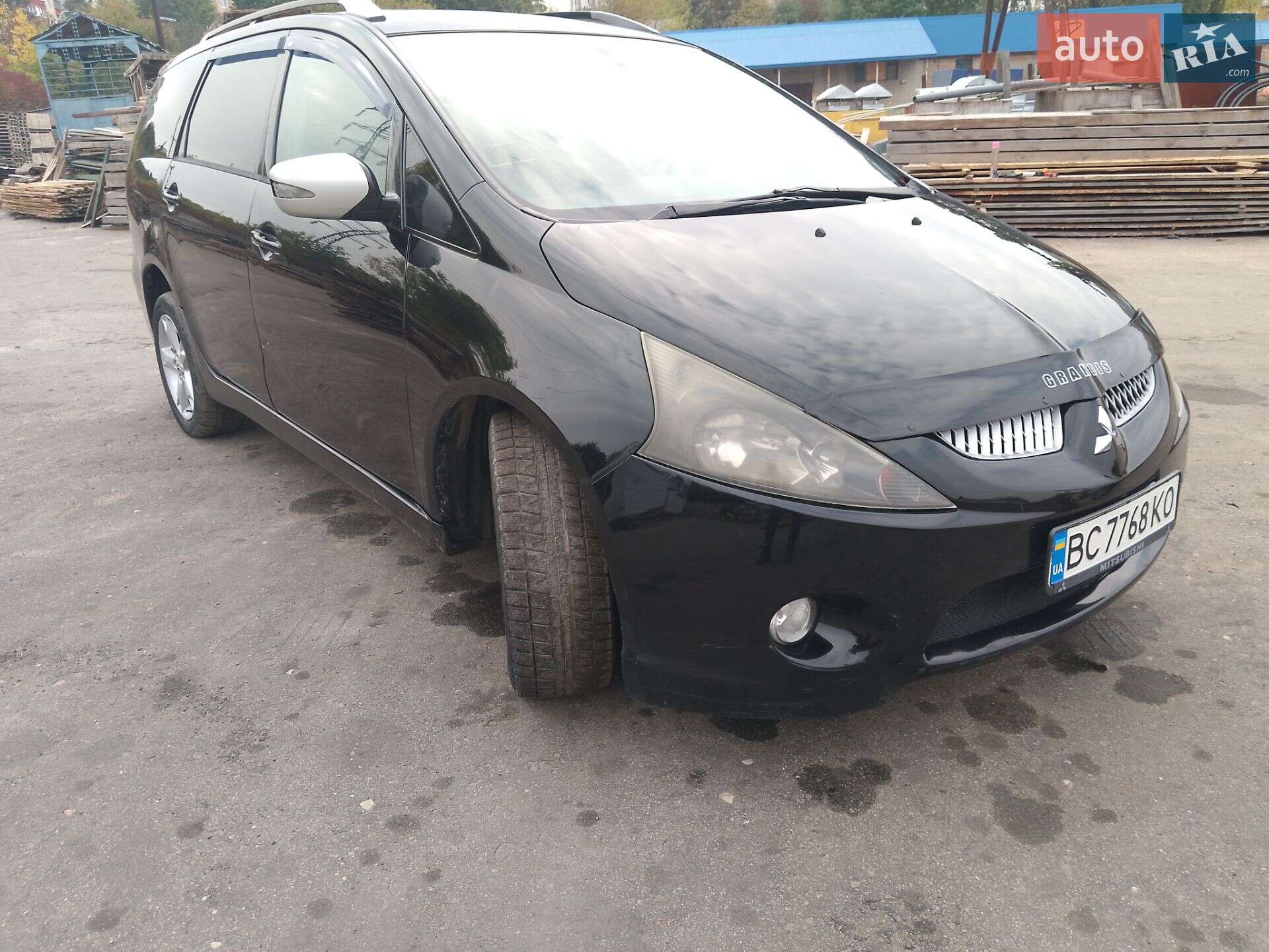 MITSUBISHI GRANDIS 2005