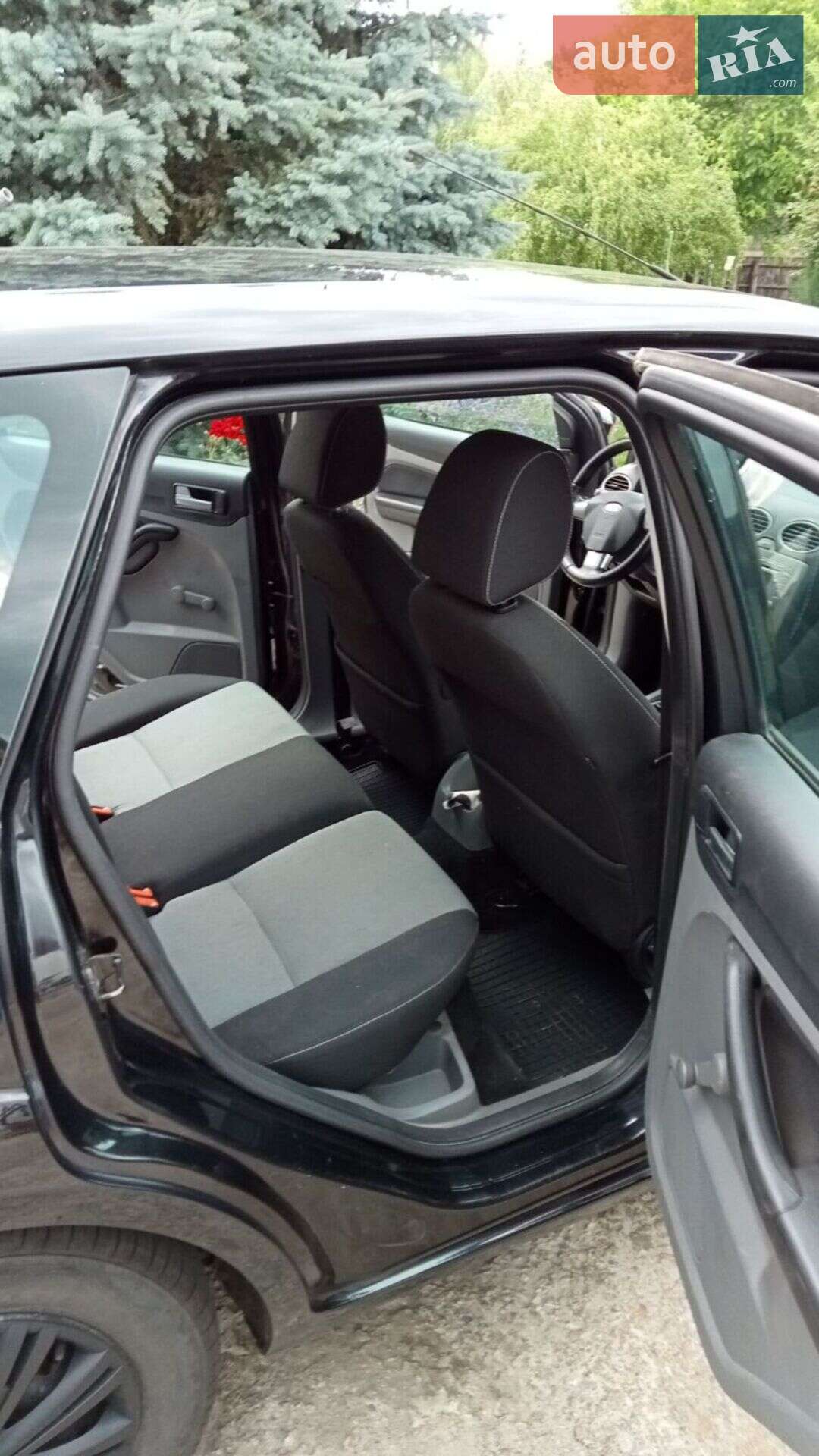 Головне фото звіту автомобіля FORD FOCUS 2010