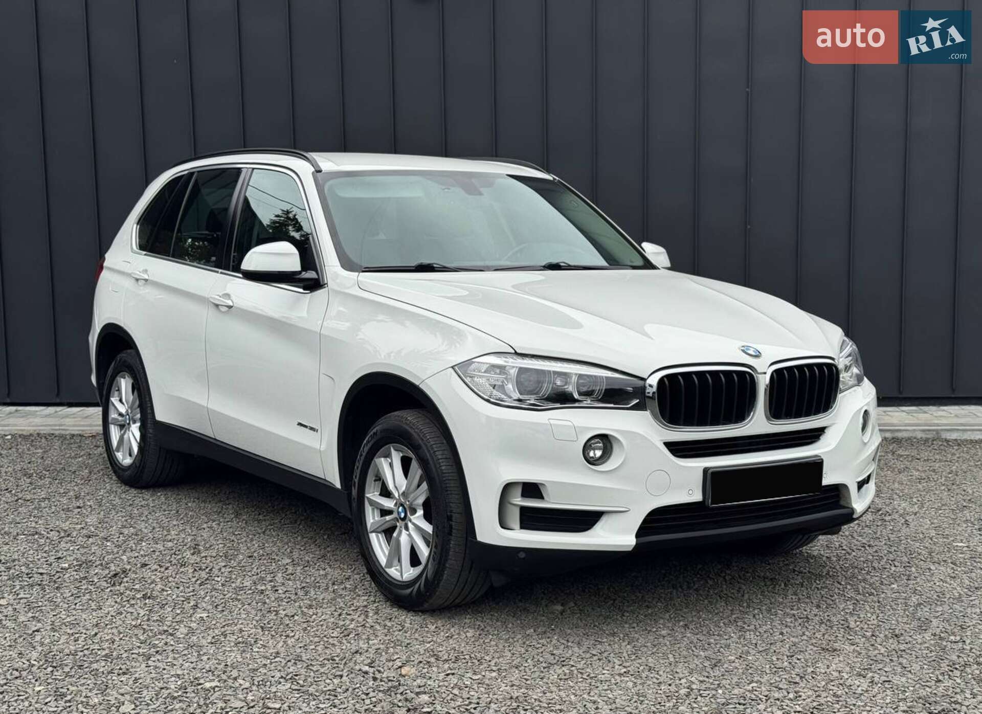 Головне фото звіту автомобіля BMW X5 2017